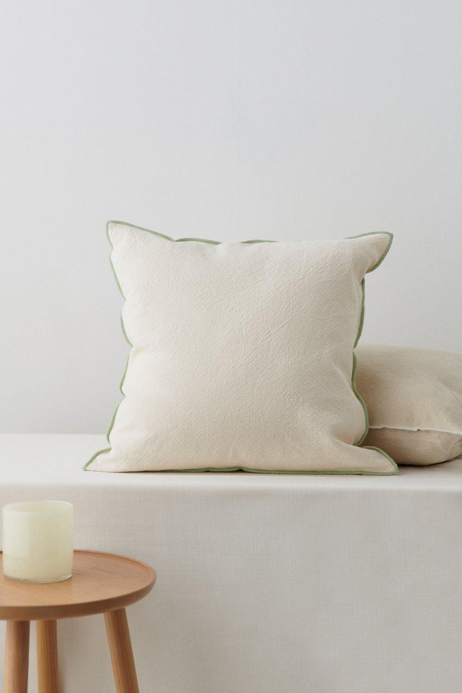 Contrast cushion cover