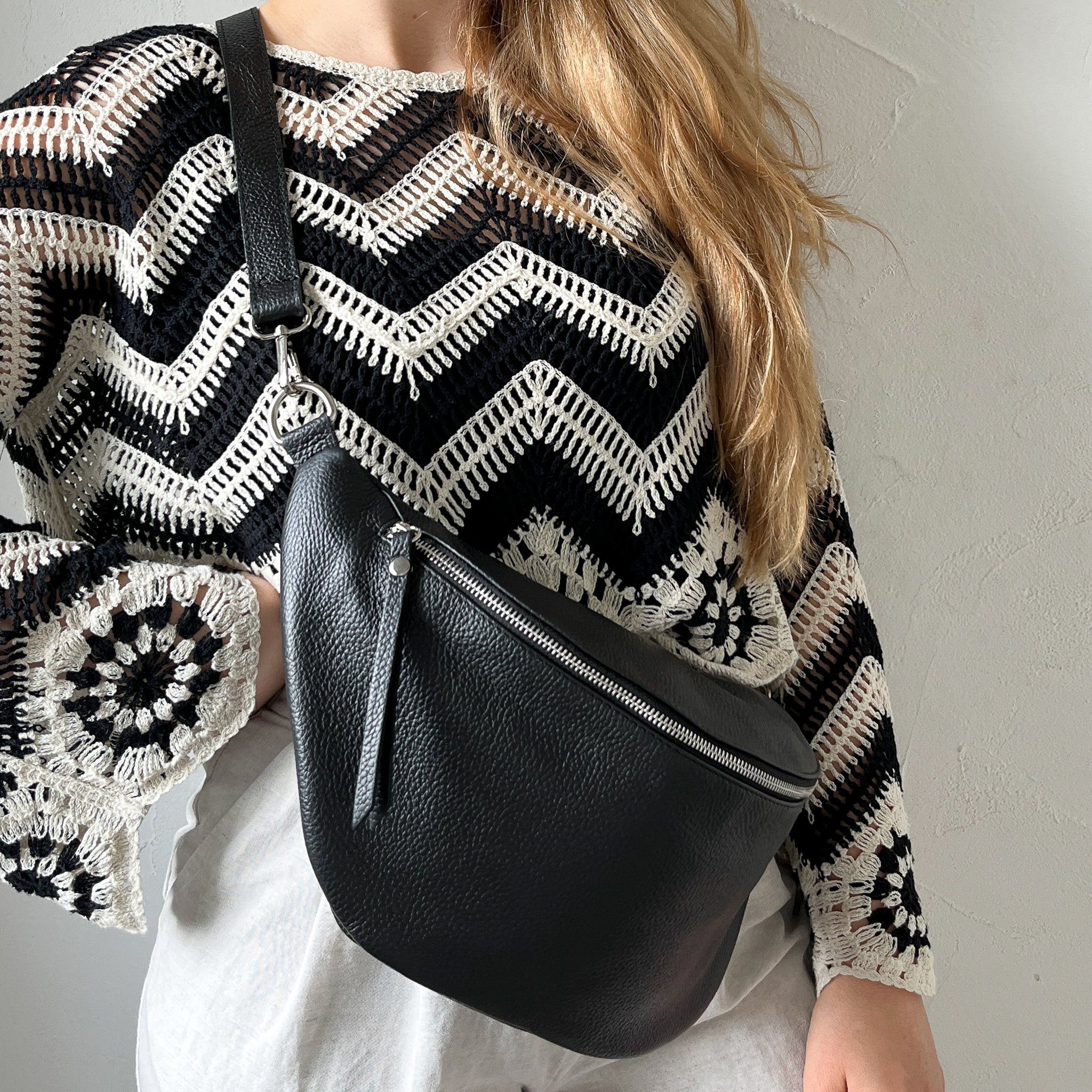 lePelou Bauchtasche LARA, echt Leder, made in Italy, abnehmbarer Umhängeriemen, silbernes Metall