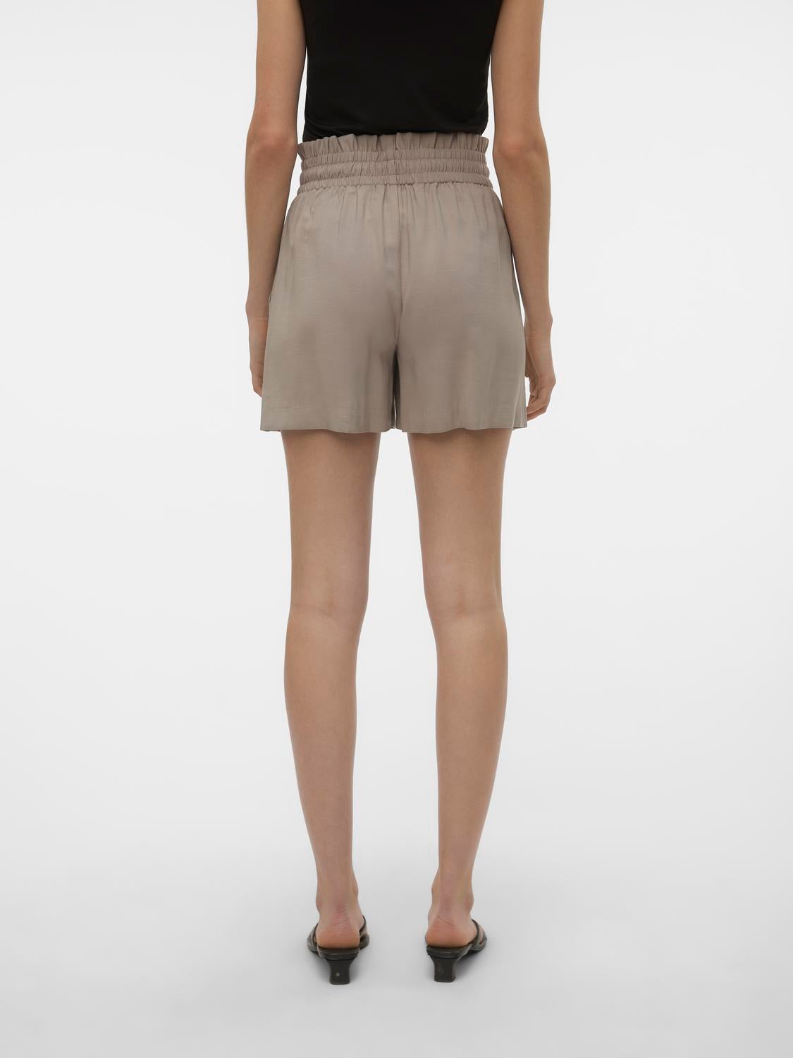 VMCARISA Shorts