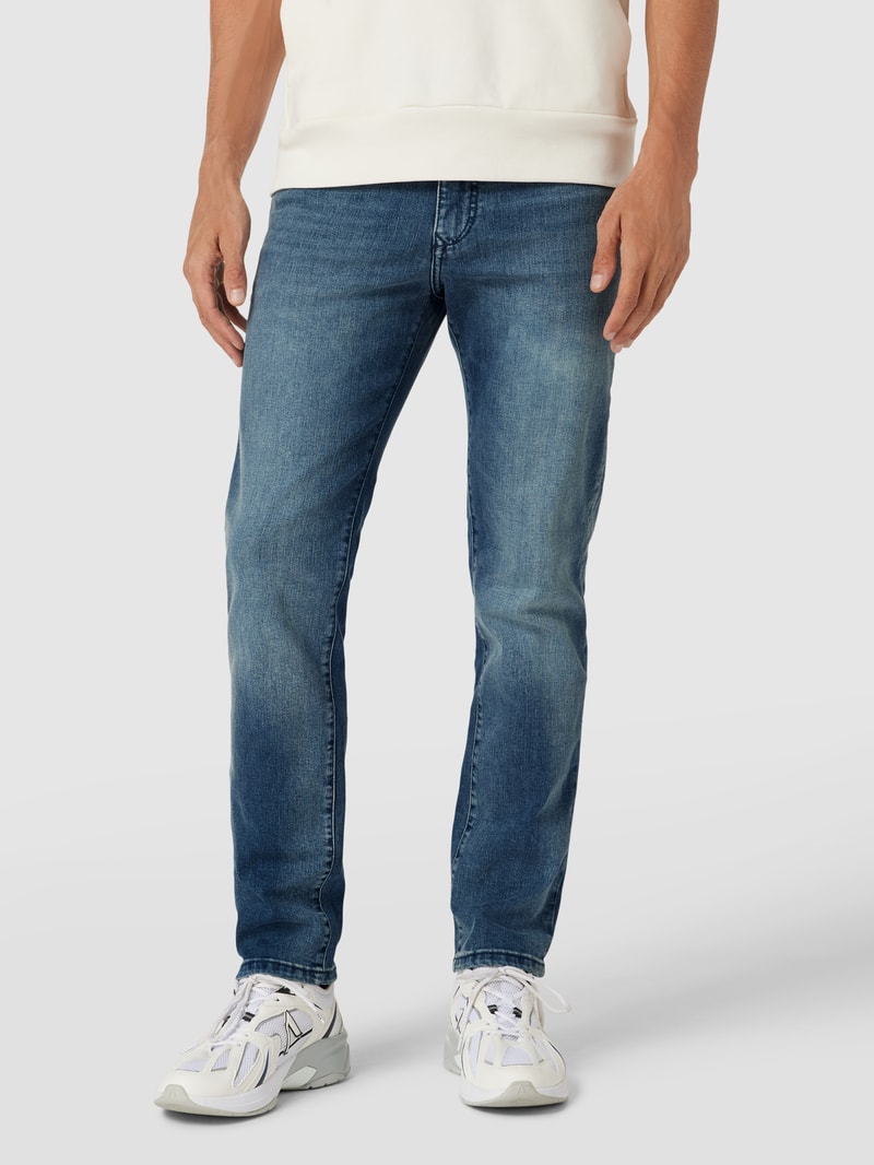 Jeans mit Label-Patch in royalblau
