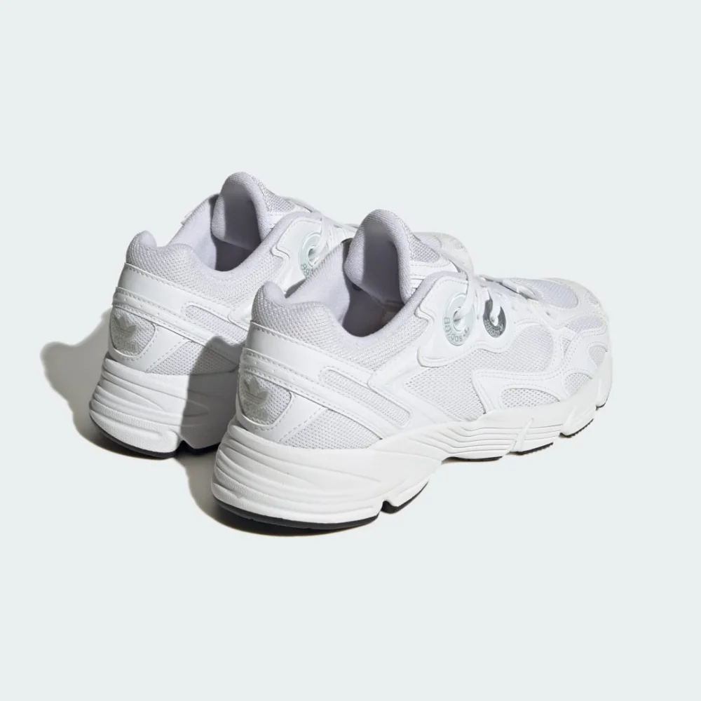 adidas Astir IE9887 / weiss
