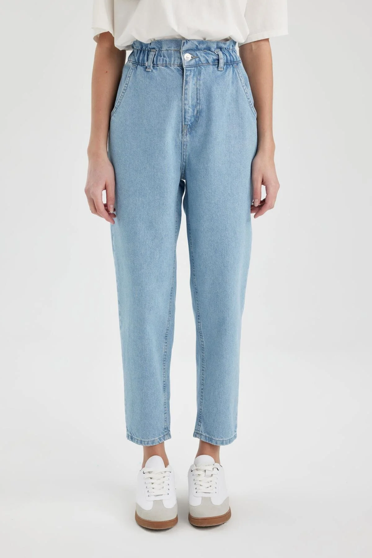 DeFacto  Paperbag-Jeans mit hoher Taille, bequemer Schnitt, knöchellang, leicht, gerades Bein, B8223ax24sp