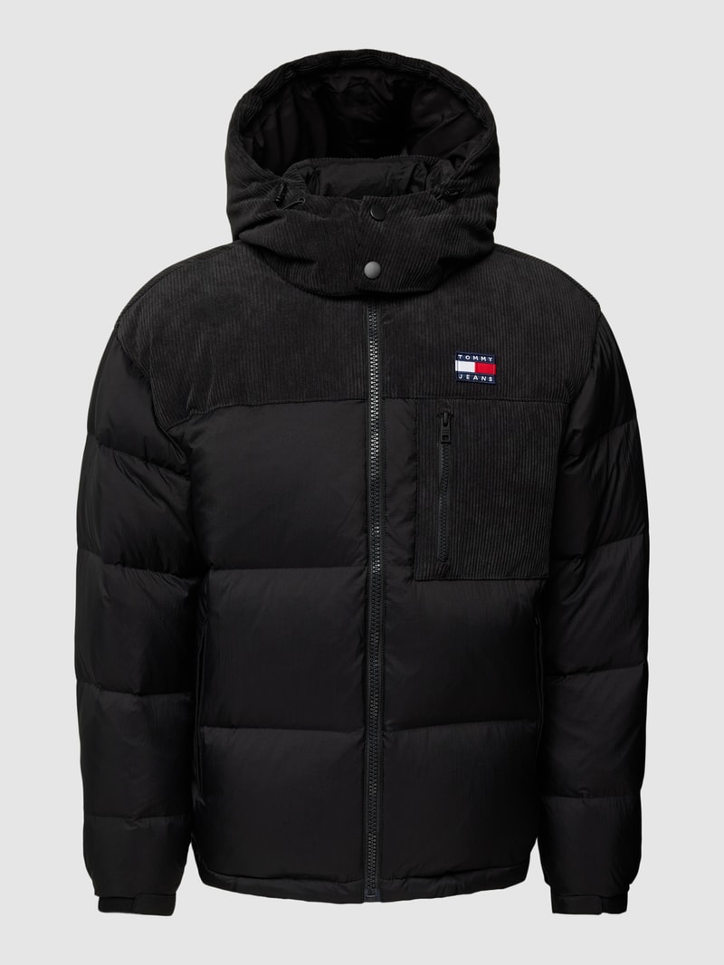 Steppjacke mit Label-Patch Modell 'ALASKA' in schwarz