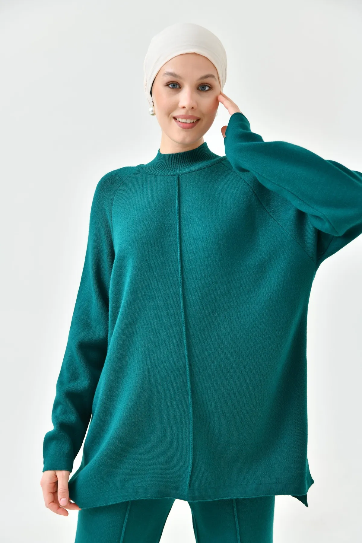 lovebox  Set aus flexiblem Strickstoff mit Stehkragen, langen Ärmeln, grünem Pullover und hoch taillierter grüner Hose, 1070