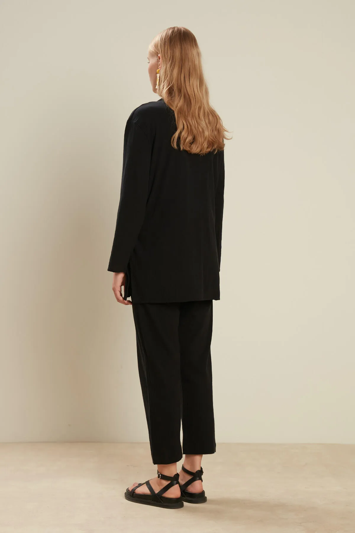 Manuka  CRINKLE-KIMONO AUS BAUMWOLLE SCHWARZ