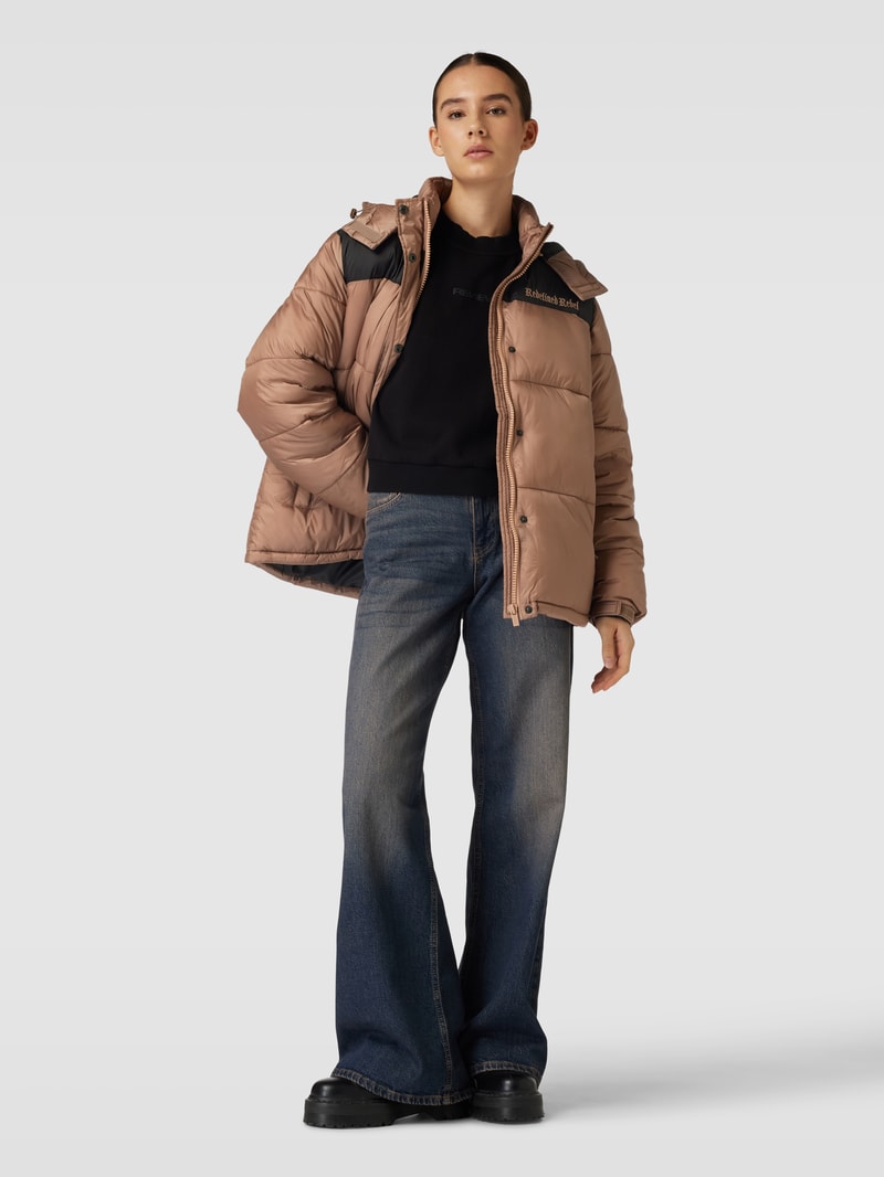 Steppjacke mit Label-Schriftzug Modell 'DACE' in beige
