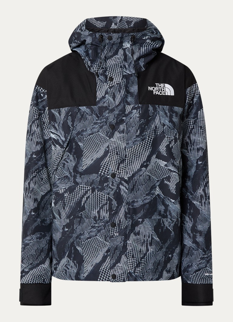 Jachetă rezistentă la vânt The North Face M Dryvent, cu glugă și buzunare cu fermoar.