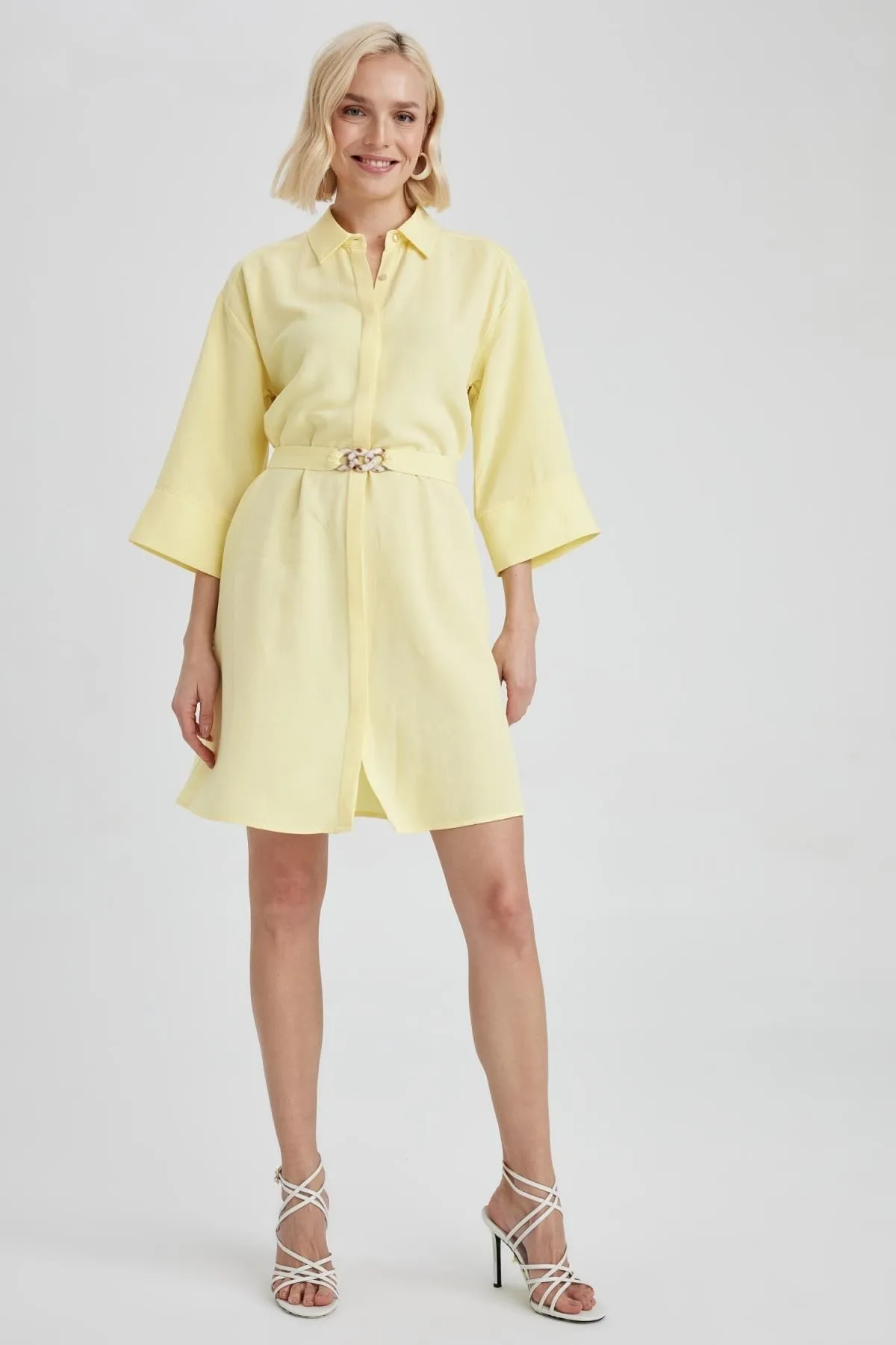 DeFacto  Minikleid aus Leinenmischung mit Hemdkragen und halblangen Ärmeln A4287ax23sm