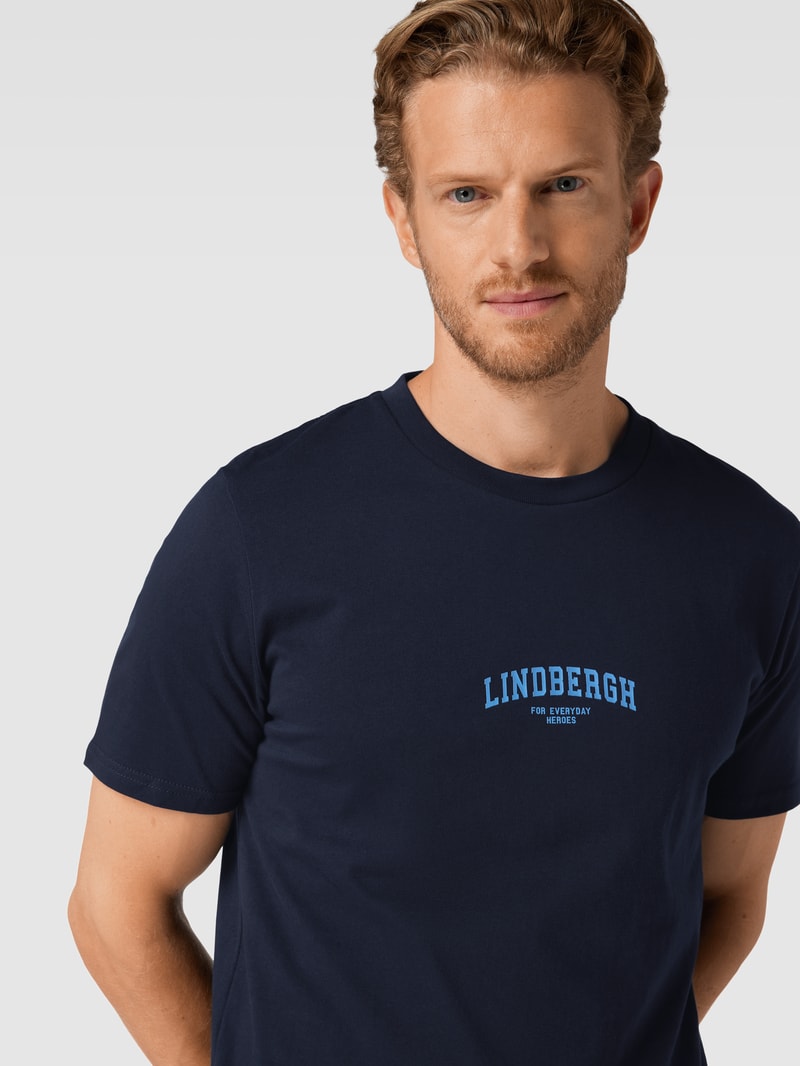 T-Shirt mit Label-Print und Rundhalsausschnitt in marineblau