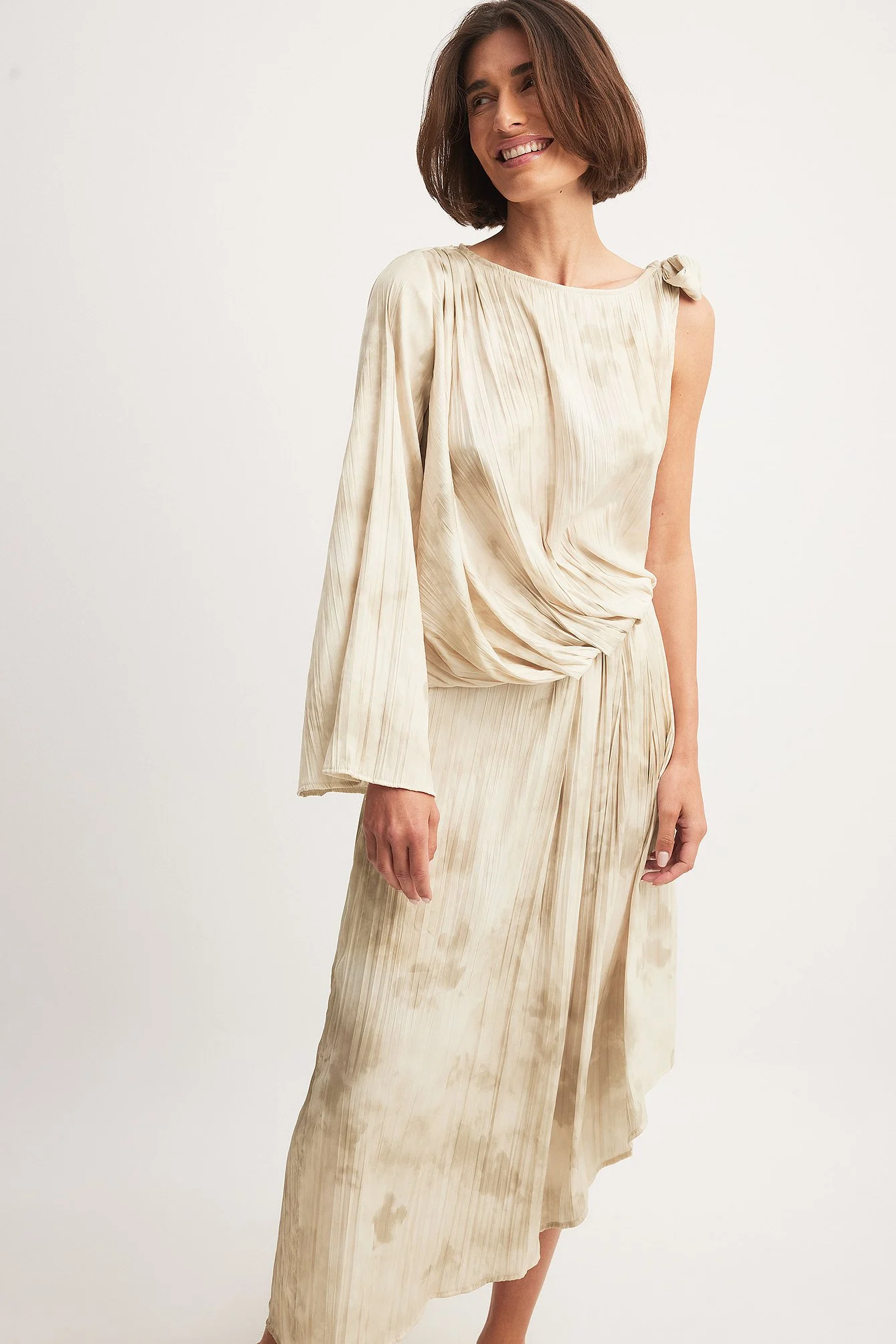 Gerafftes, einseitig schulterfreies Kleid