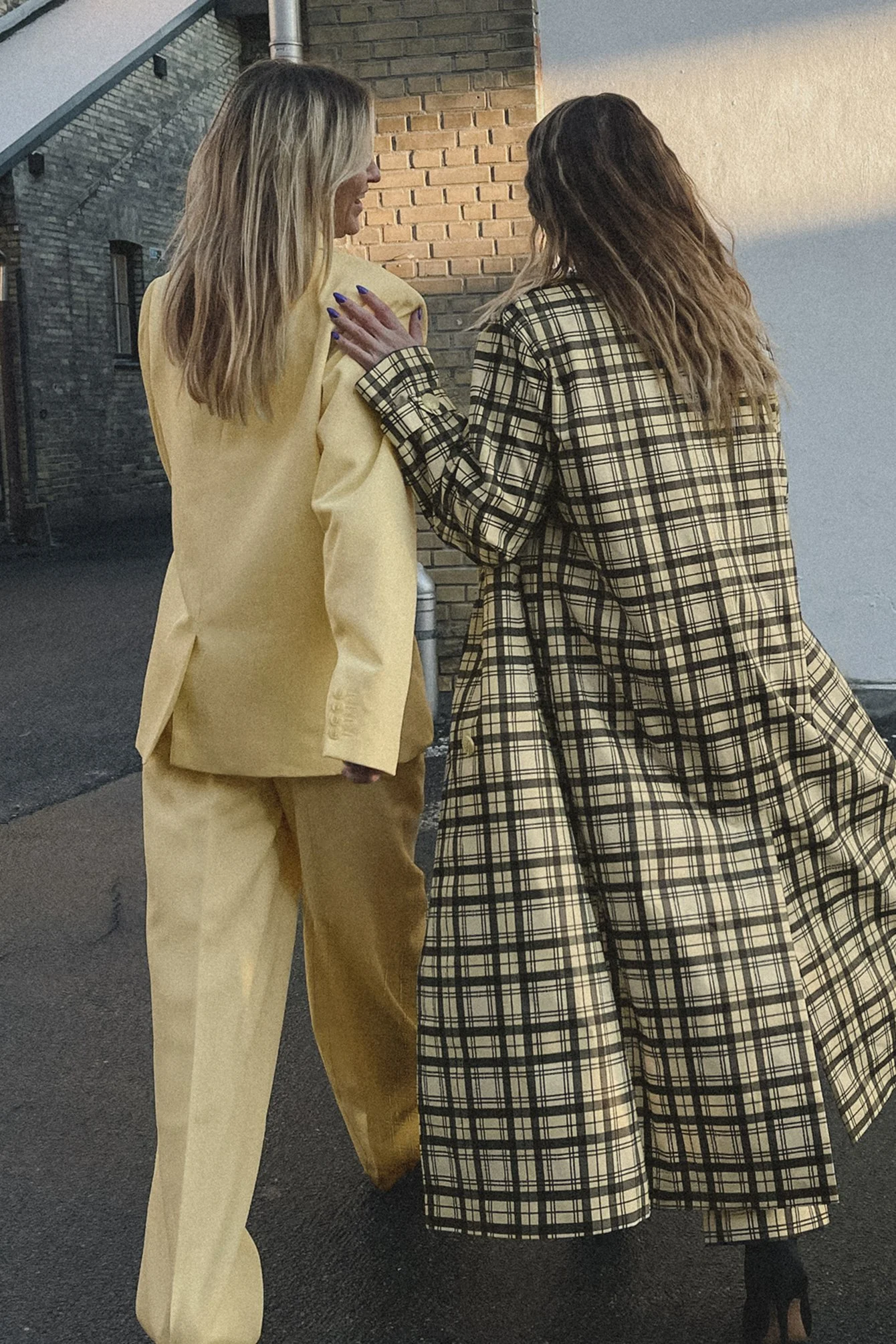 Karierter Trenchcoat