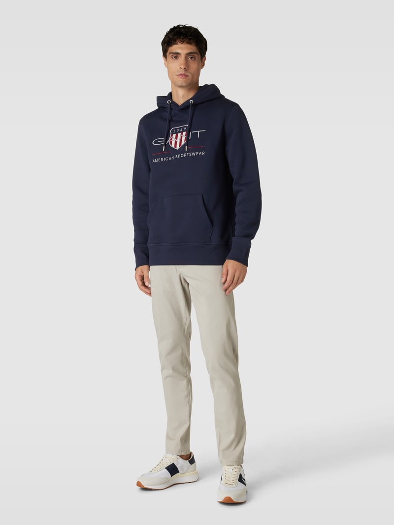 Hoodie mit Label-Stitching Modell 'ARCHIVE SHIELD' in marineblau