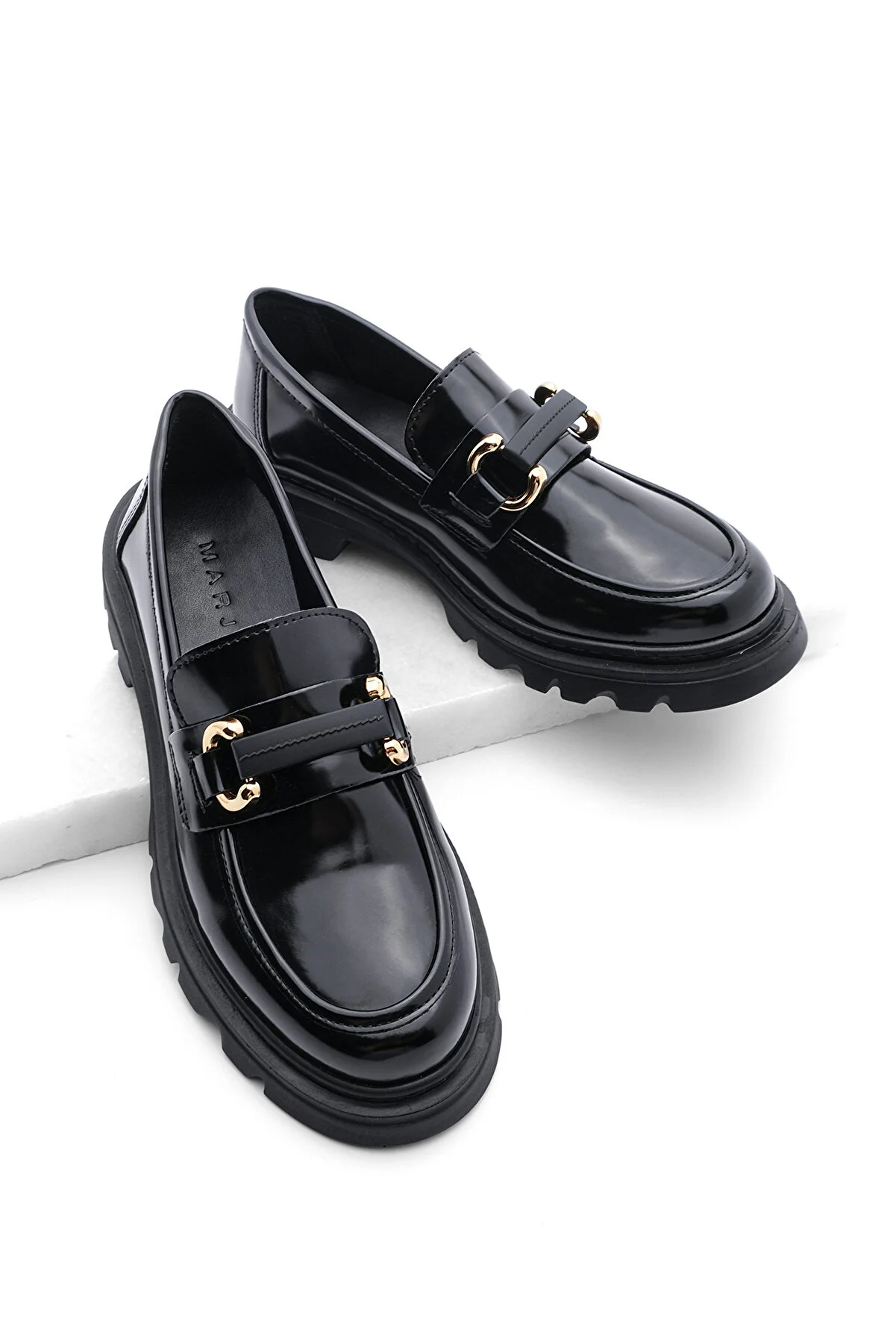 Marjin  Damen Loafer Hohe Sohle Schnalle Freizeitschuhe Kinles Schwarz