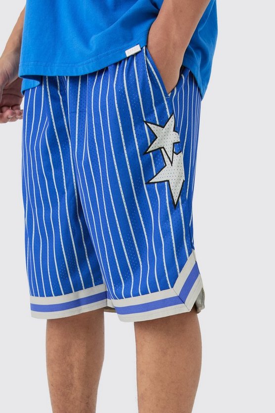 Lockere gestreifte Mesh-Shorts