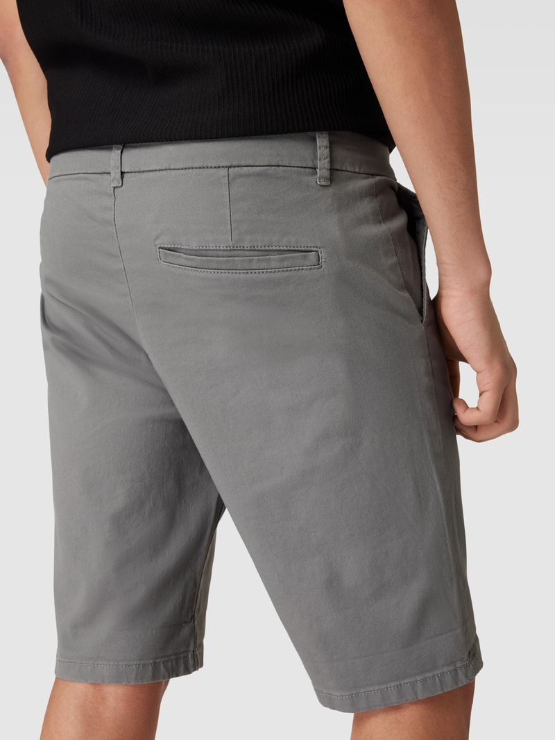 Slim Fit Chino-Shorts mit Eingrifftaschen in mittelgrau
