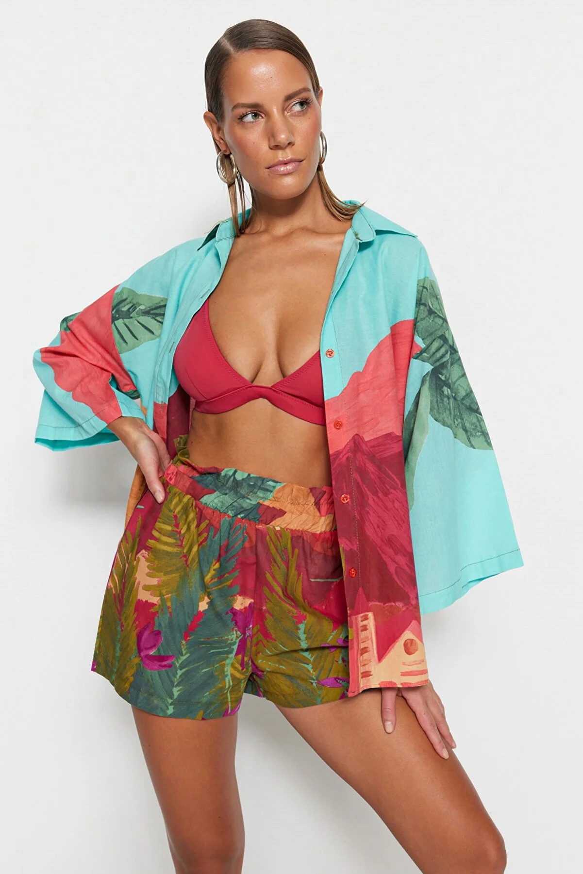 Trendyol Collection  Gewebtes Hemd-Shorts-Set aus 100 % Baumwolle mit Landschaftsmuster TBESS22AU0040