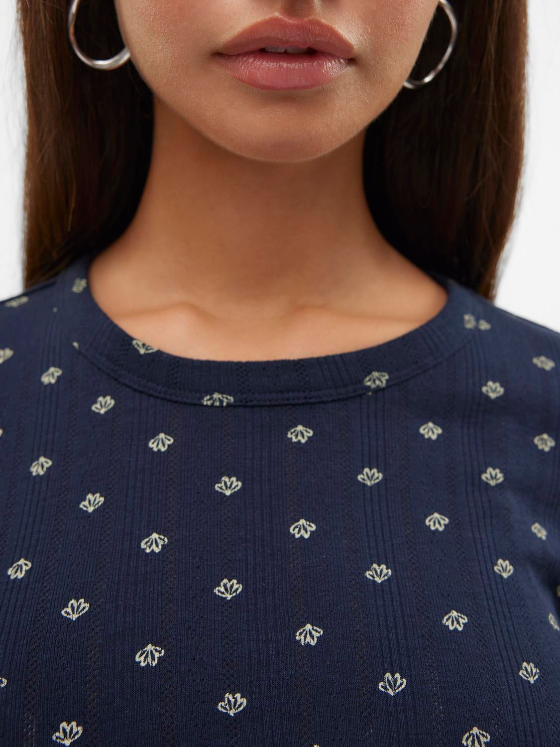 VMTHERESE Top