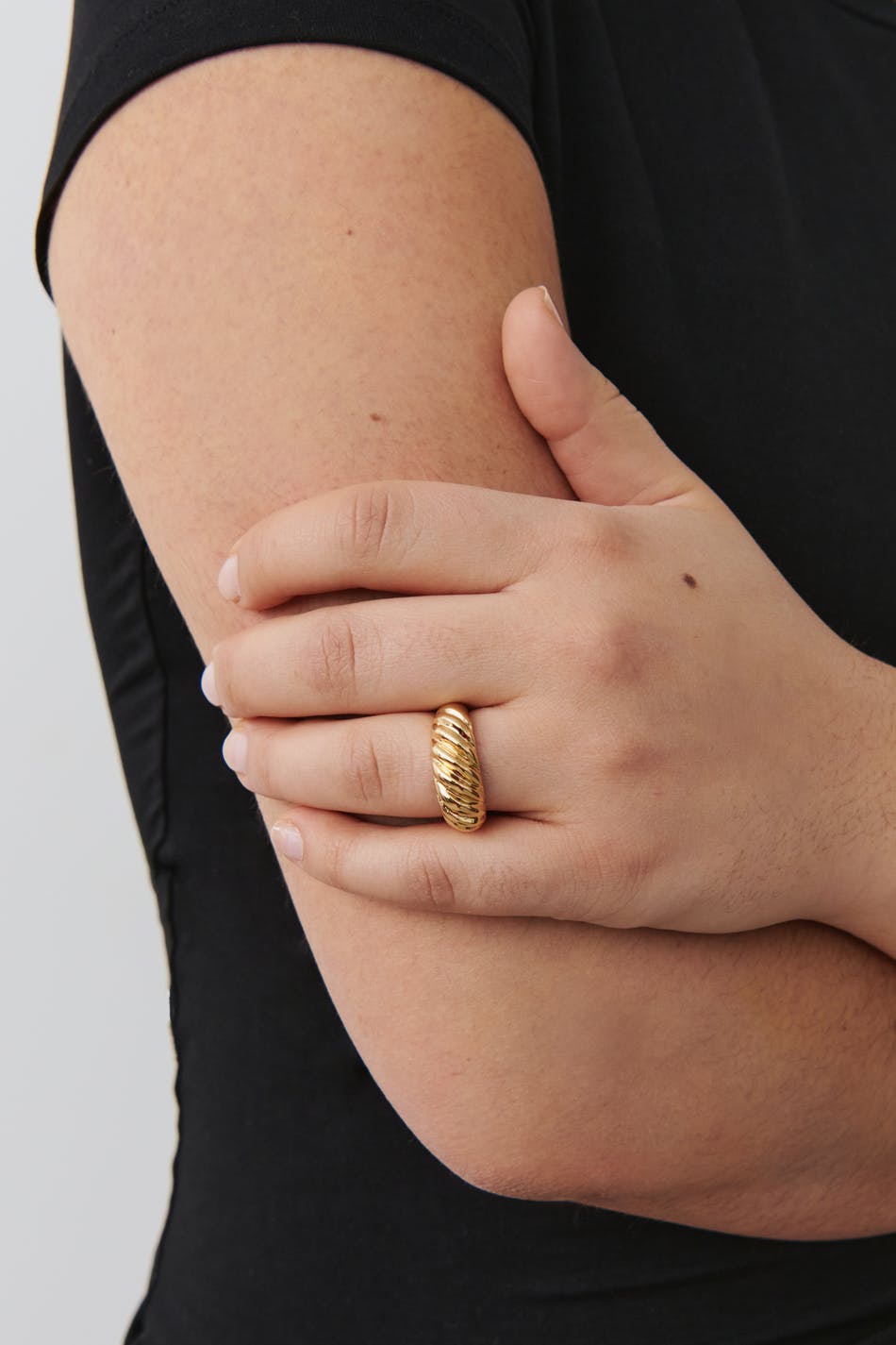 Croissant ring