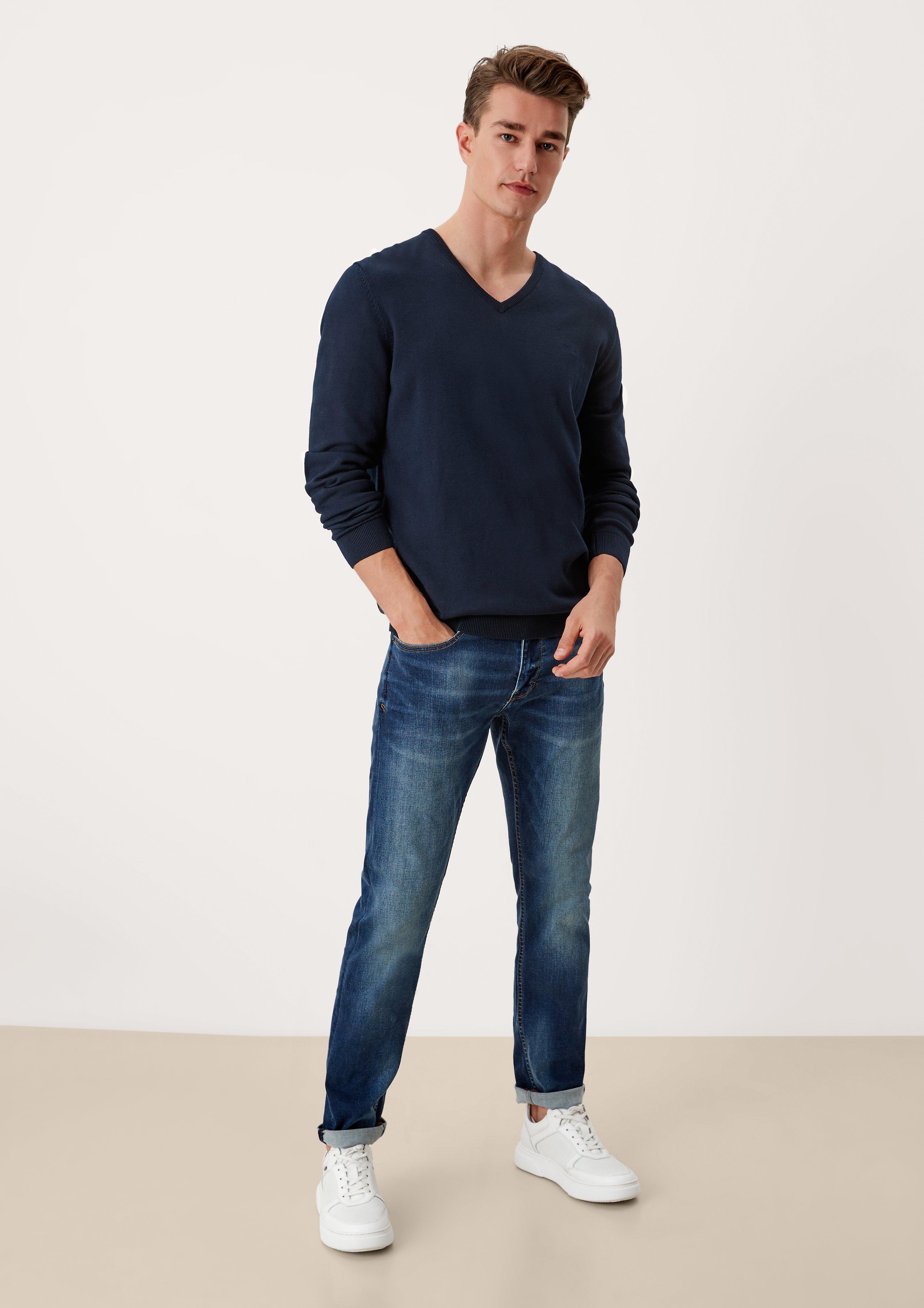 Feinstrickpulli mit V-Ausschnitt  03.899.61.7623-5978
