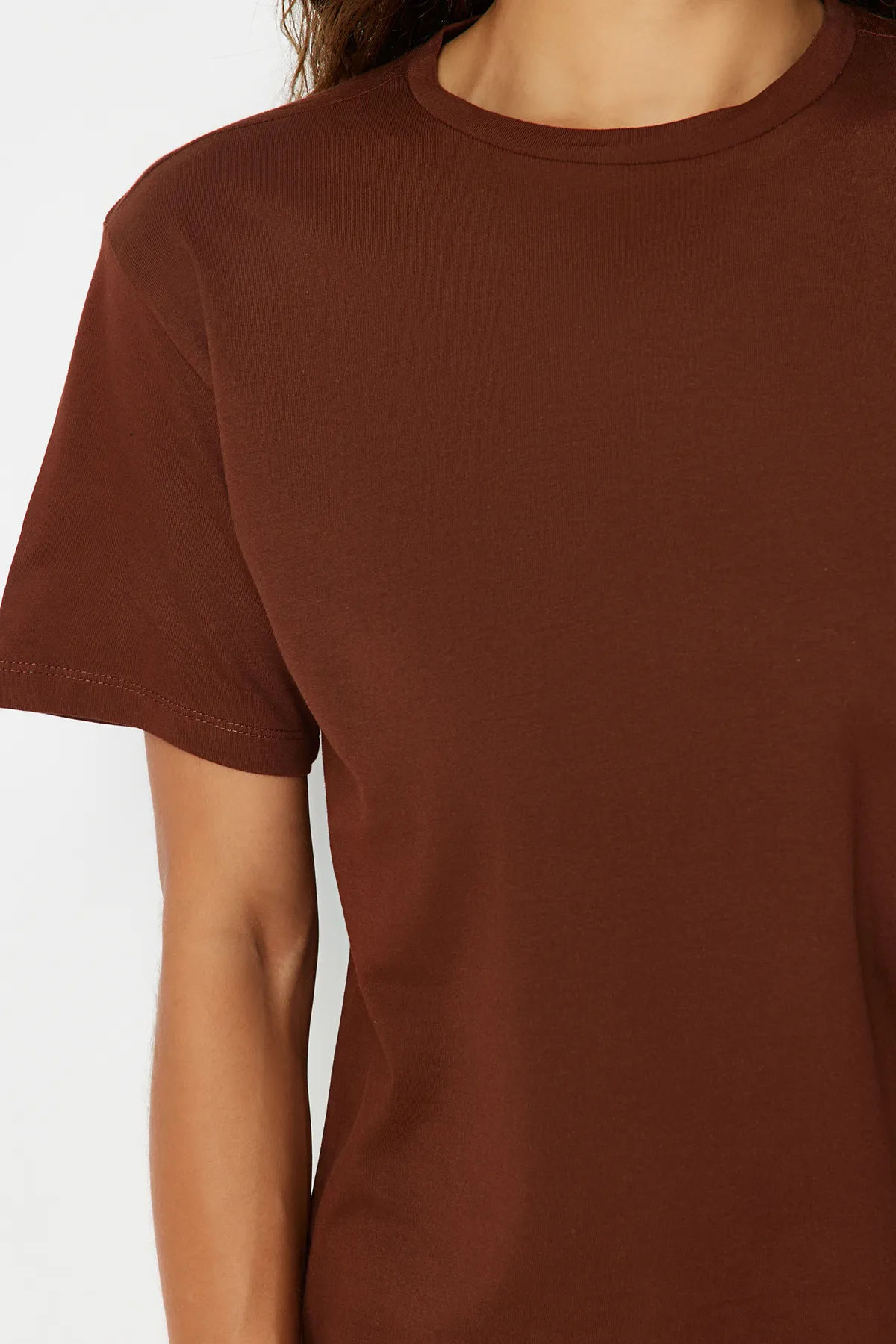 Trendyol Collection  Strick-T-Shirt im Boyfriend-Schnitt mit Rundhalsausschnitt - Braun, 100 % Baumwolle TWOSS20TS0134