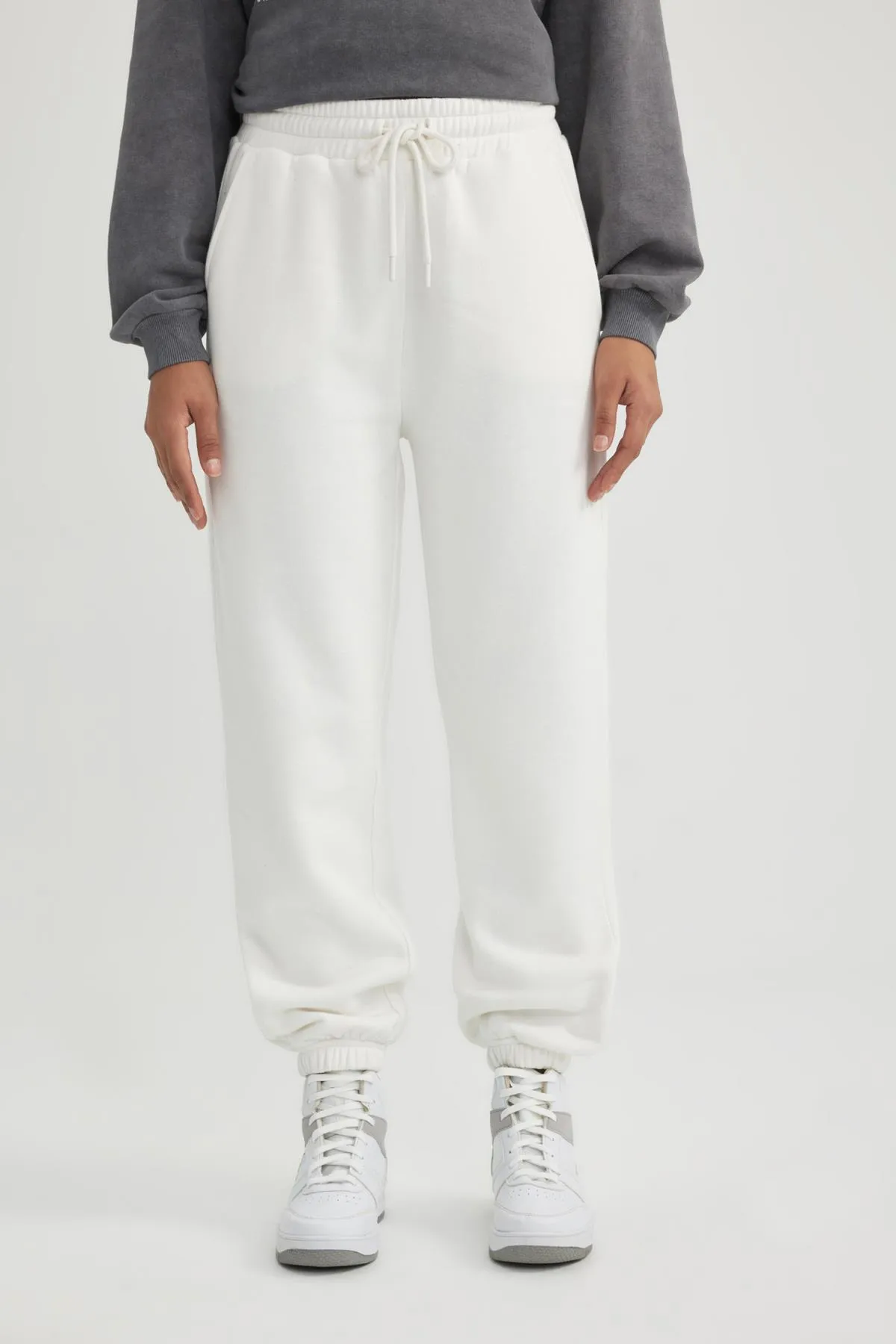 DeFacto  Flexible Bündchen - Jogginghose aus dickem Stoff, lange Länge - S7370az24sp