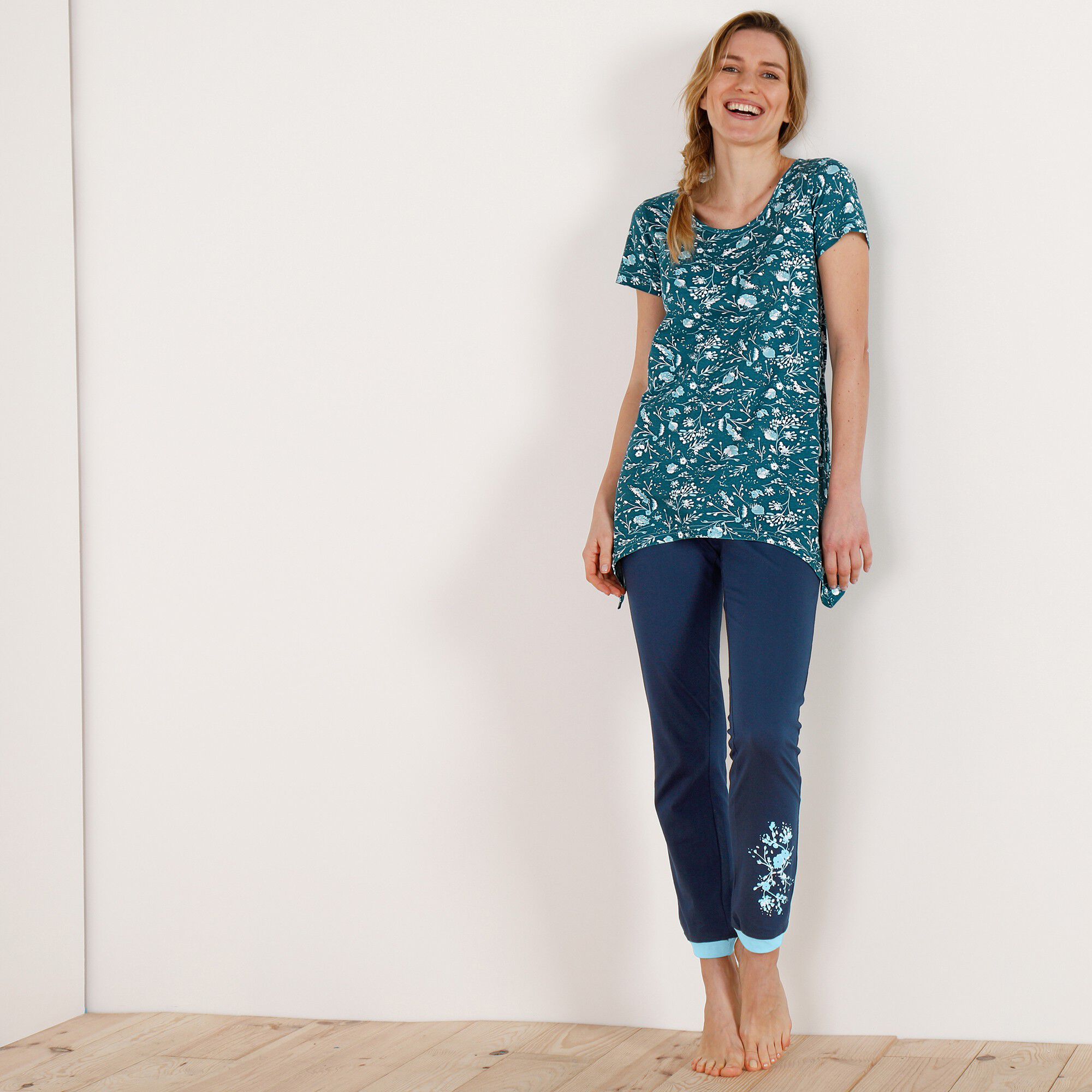 Tee-shirt asymétrique manches courtes – fleuri émeraude