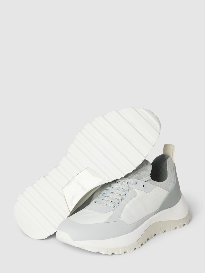 Sock-Sneaker mit Label-Print Modell 'KNIT RUNNER DYNAMIC LACE' in hellgrau