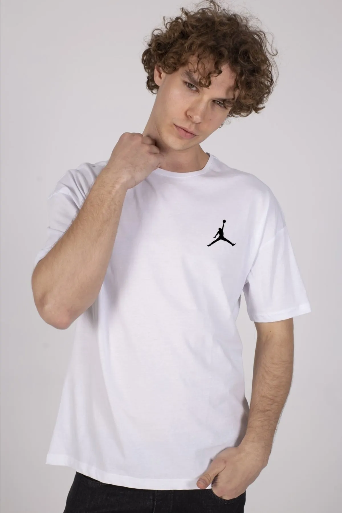 JACKAL CO.  Das Jumpman bedruckte Unisex-Basic-T-Shirt