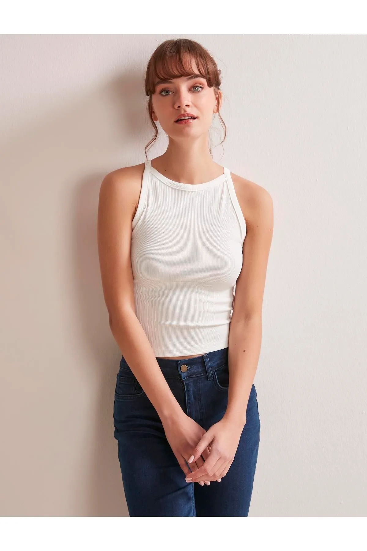 Jimmy Key  Weißes, ärmelloses Neckholder-Unterhemd aus Strick für Damen in Slim Fit