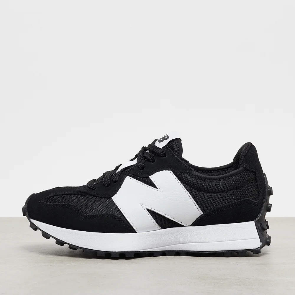 New Balance 327 MS327CBW / schwarz