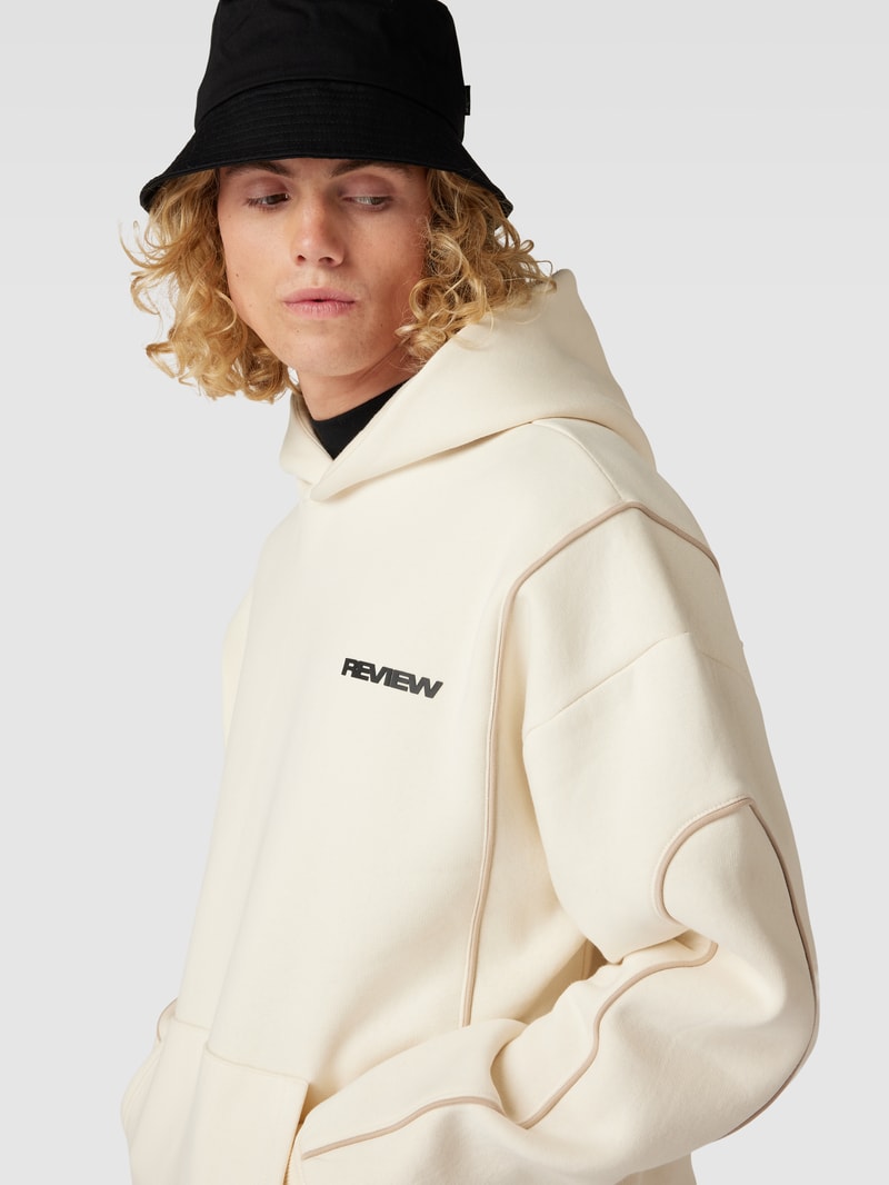Hoodie mit Kontrastnähten in ecru
