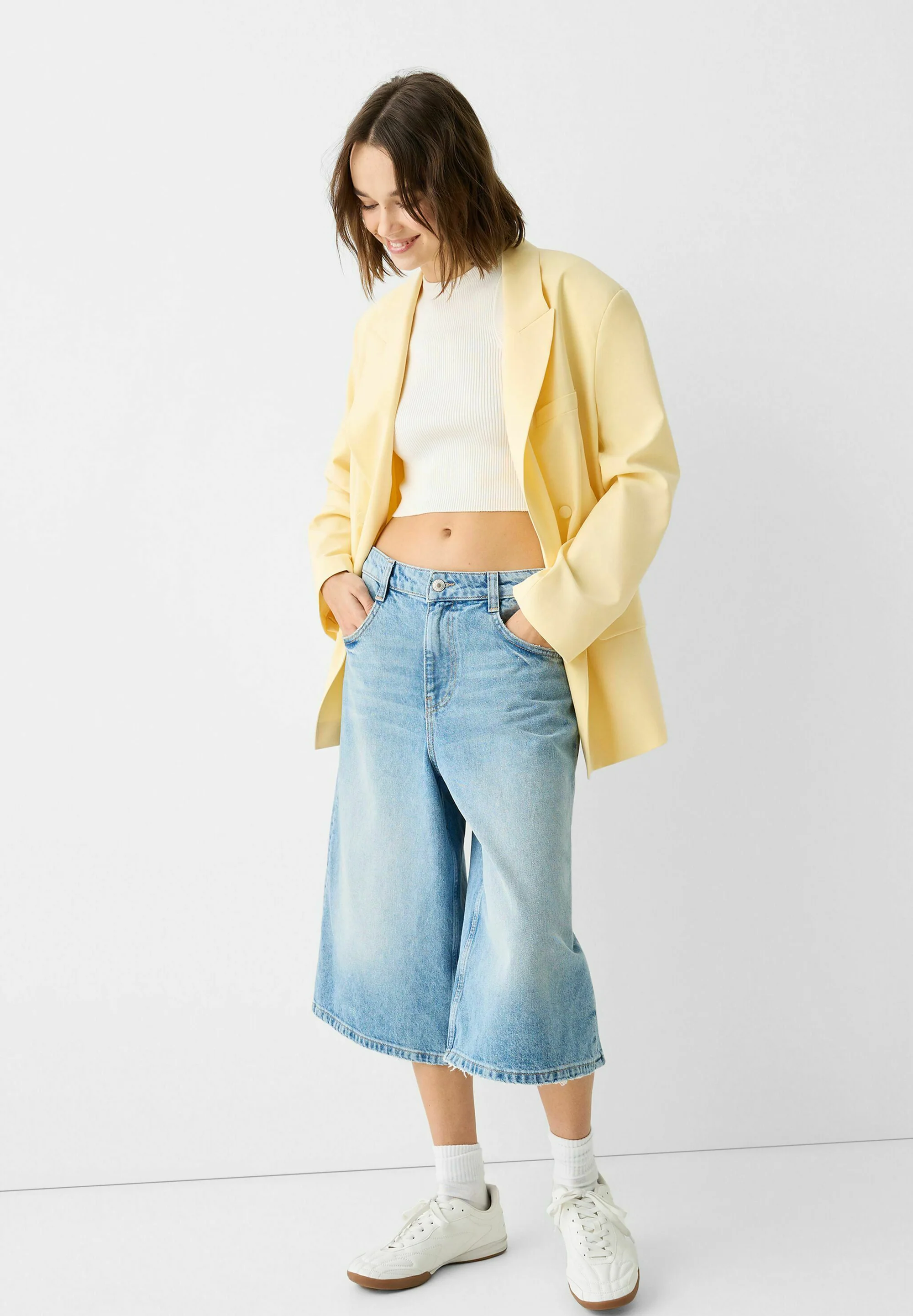 Bershka CRUZADO CON BOTONES - Abrigo corto