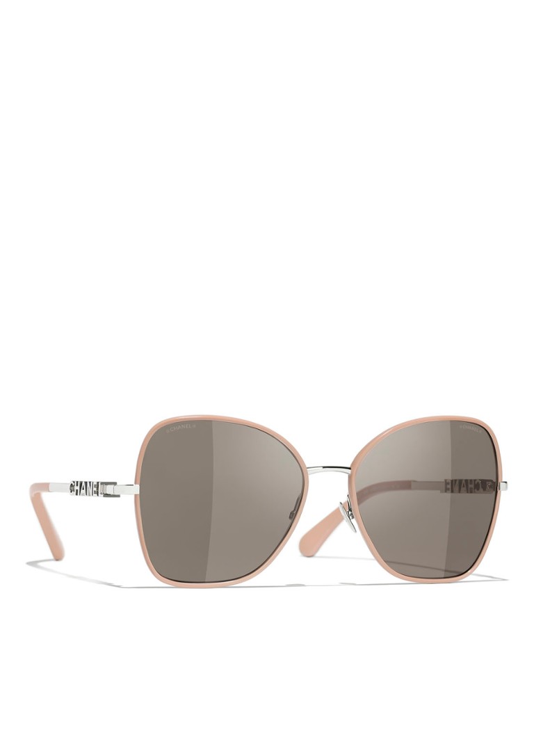Ochelari de soare Chanel în formă de fluture