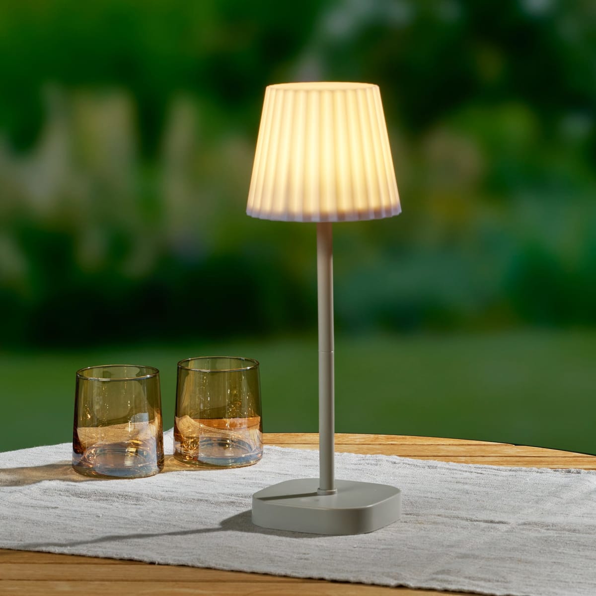 Outdoor-Tischlampe mit LED, beige/weiß (34,5 cm), 1 St