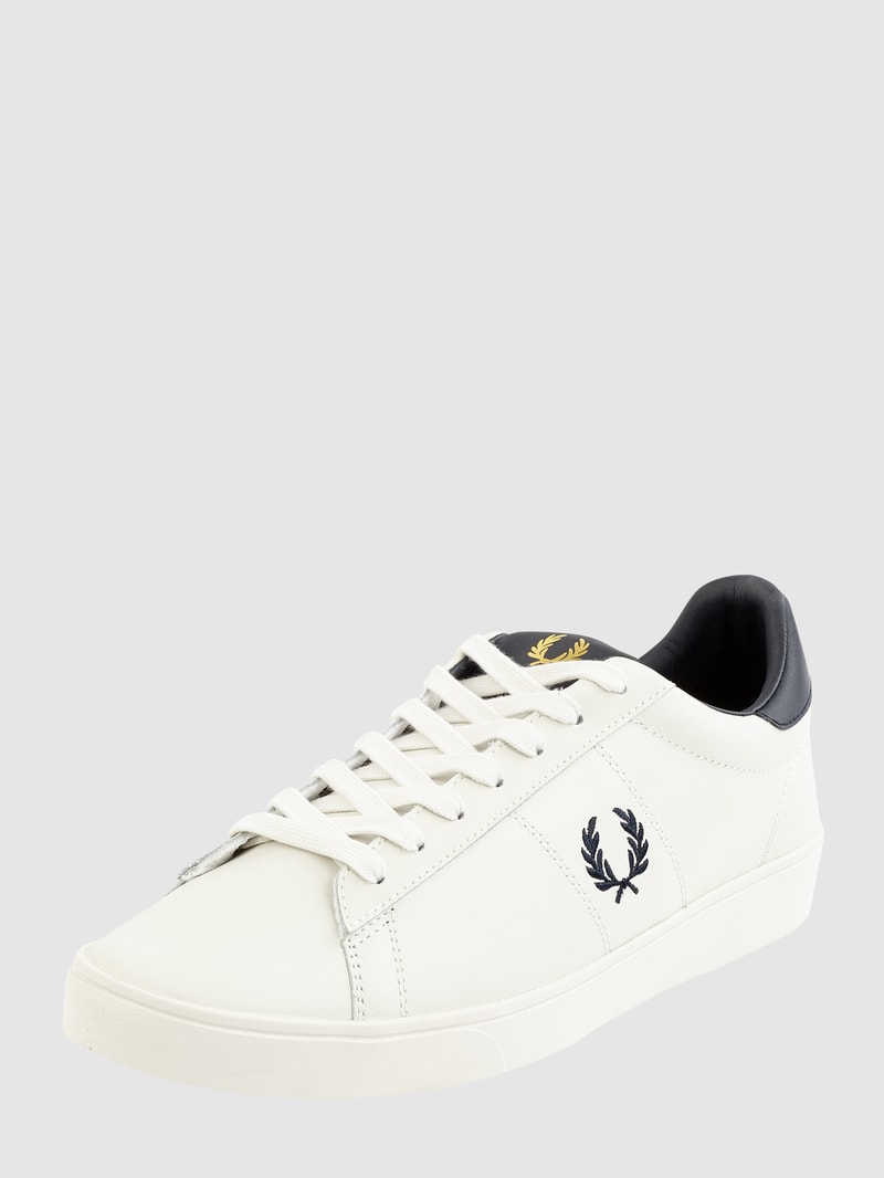 Sneaker aus Leder in weiß