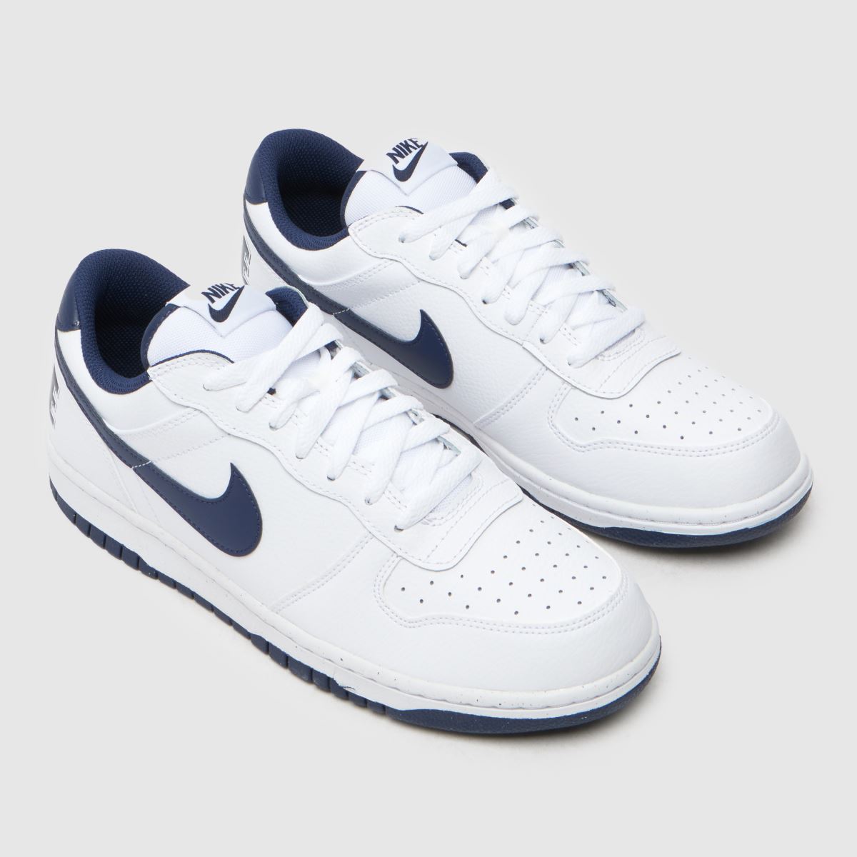 Nike – stora låga sneakers i vitt och marinblått