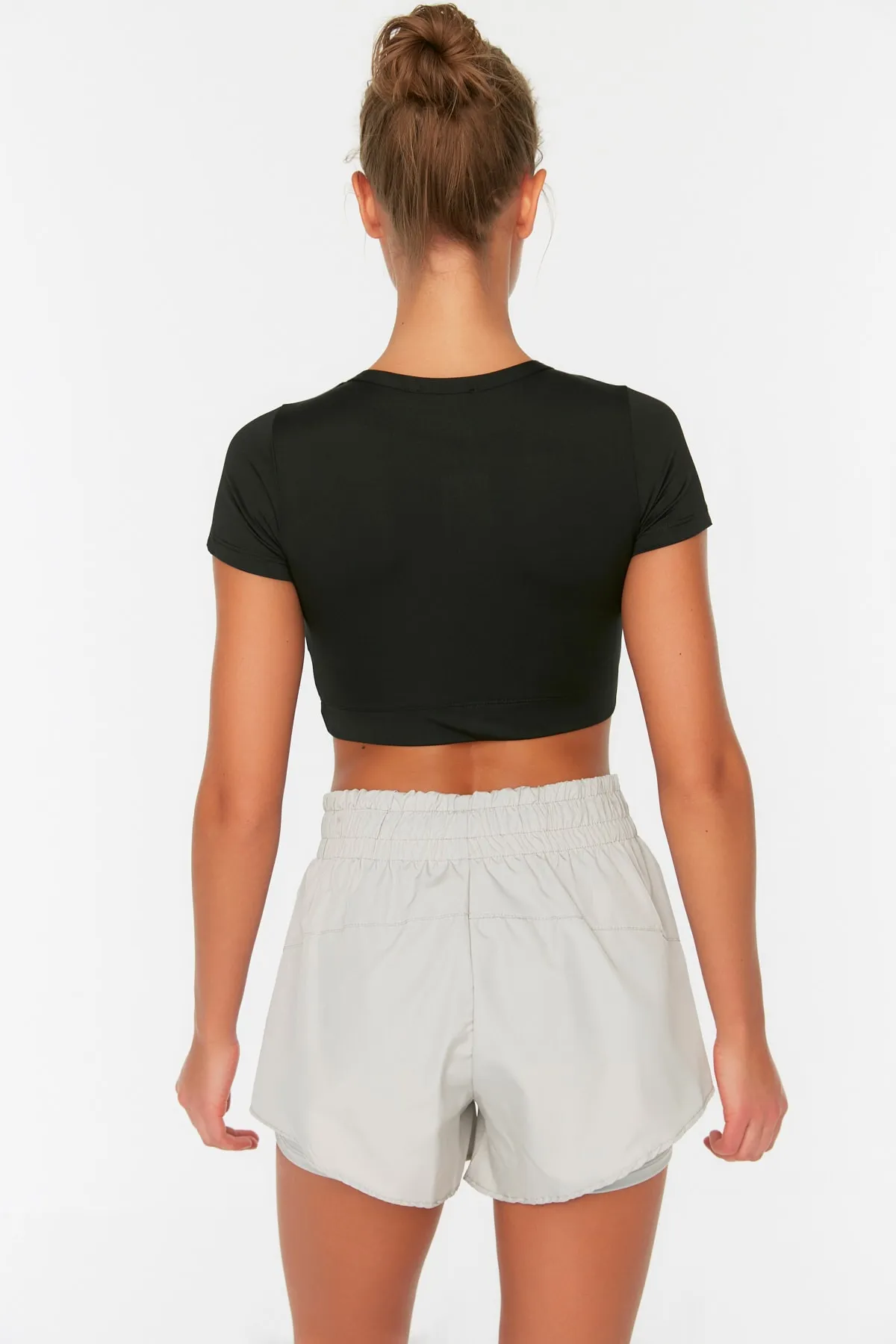 Trendyol Collection  Graue zweilagige gestrickte Sportshorts aus Fallschirmstoff mit Innenshorts TWOAW21SR0012