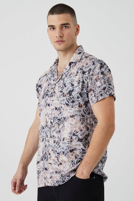 Tall kurzärmliges Viskose-Hemd mit Print
