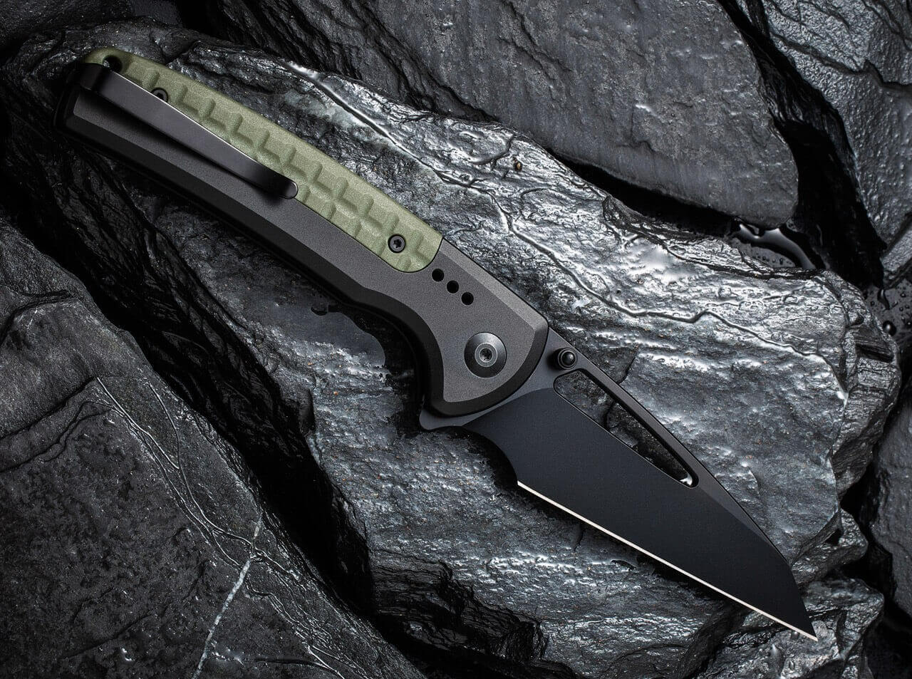 Sentinel Strike Aluminum Black & Green
