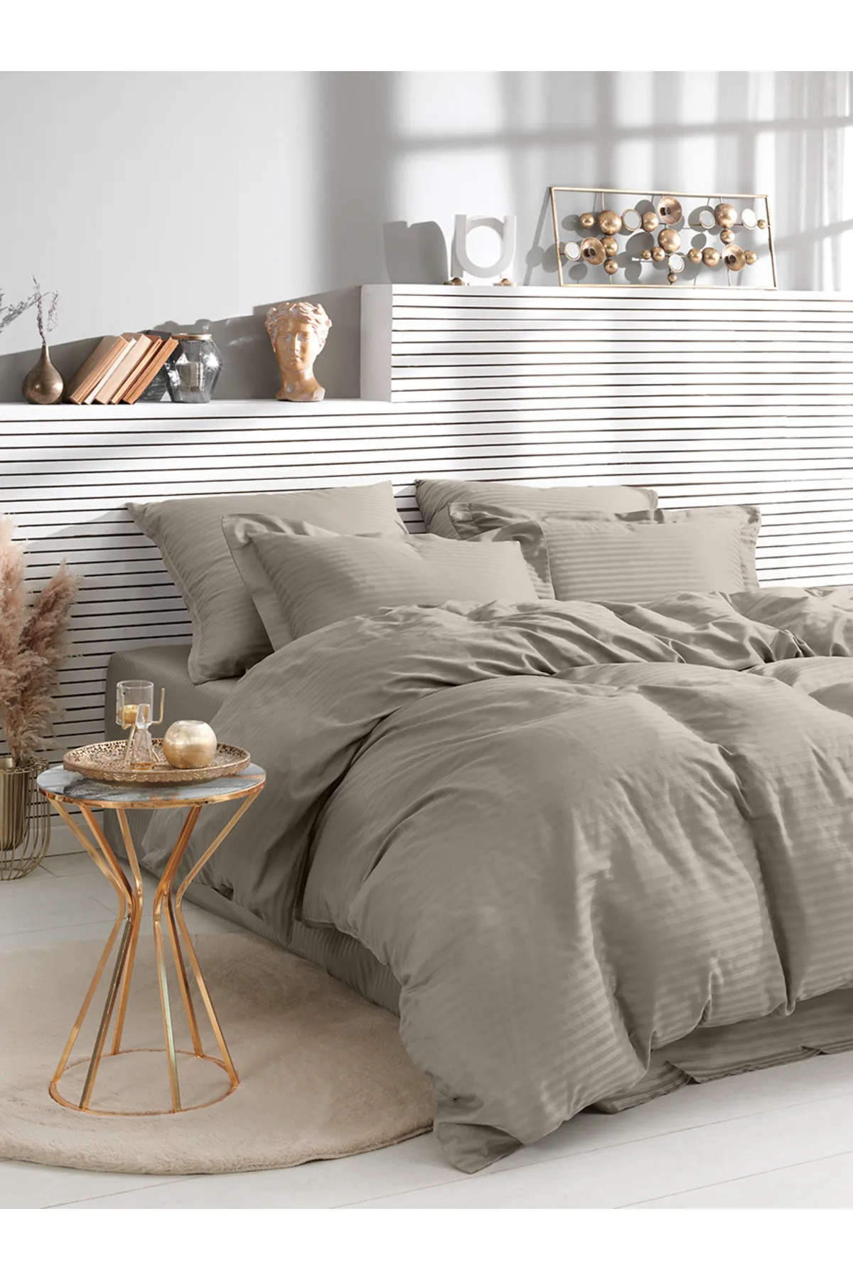 Karna Home  Gestreiftes Bettwäsche-Set aus doppeltem Baumwollsatin in Beige