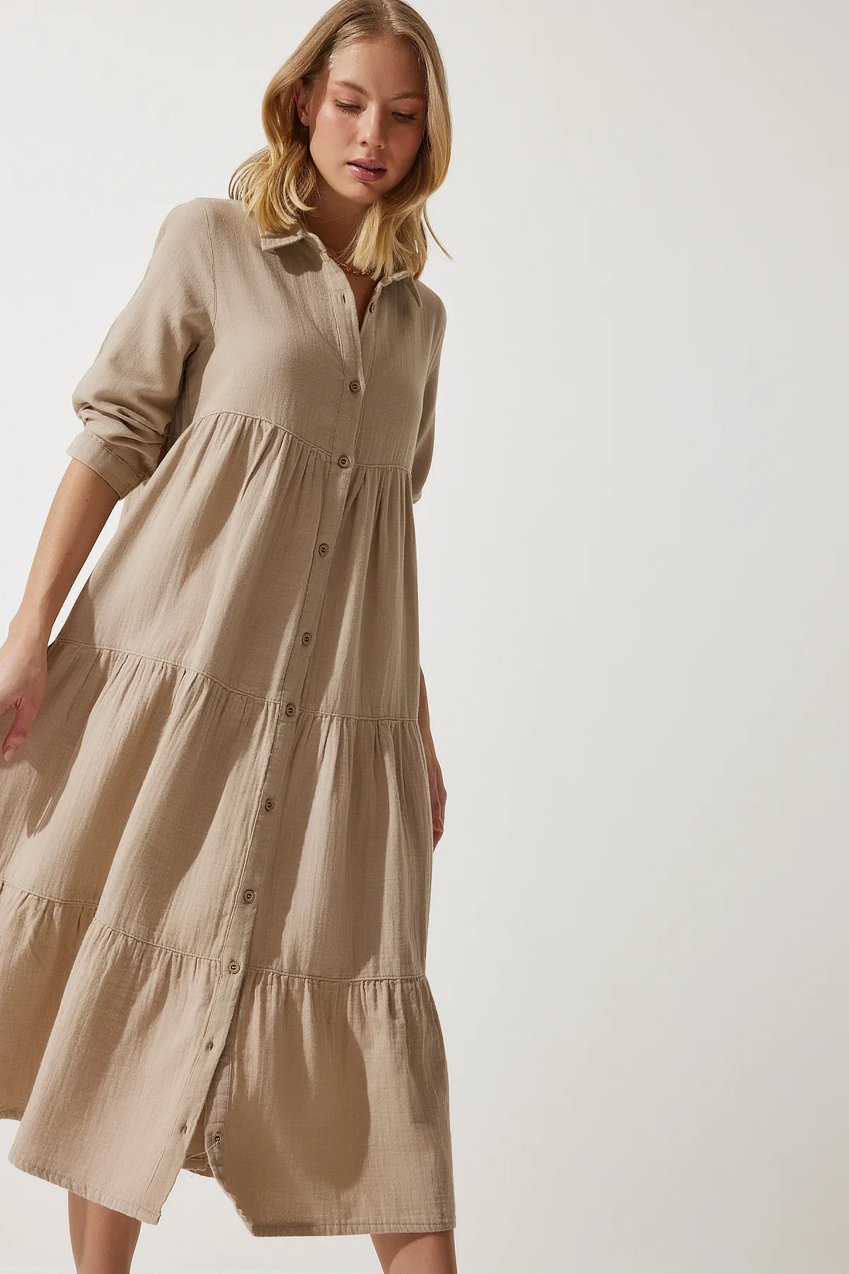 Happiness İstanbul  Beiges ausgestelltes Musselin-Hemdkleid für Damen SA00024