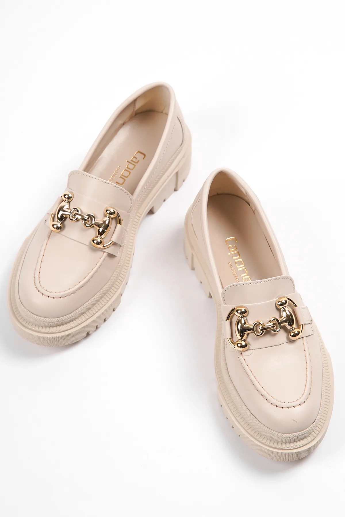 Capone Outfitters  Damen-Loafer mit ovaler Zehenpartie und Metallschnalle mit Trak-Sohle