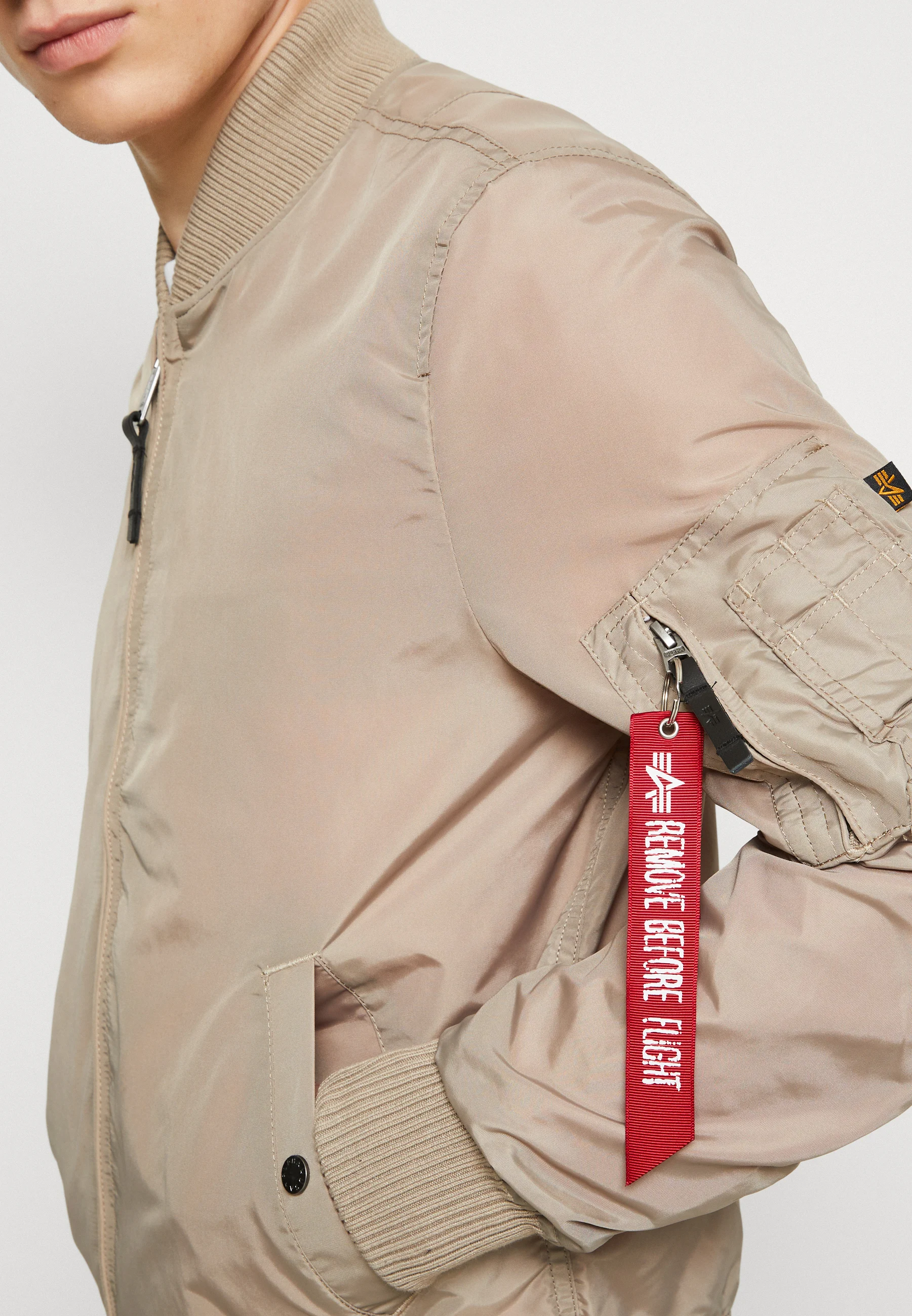 Chaqueta bomber Alpha Industries MA-1 TT