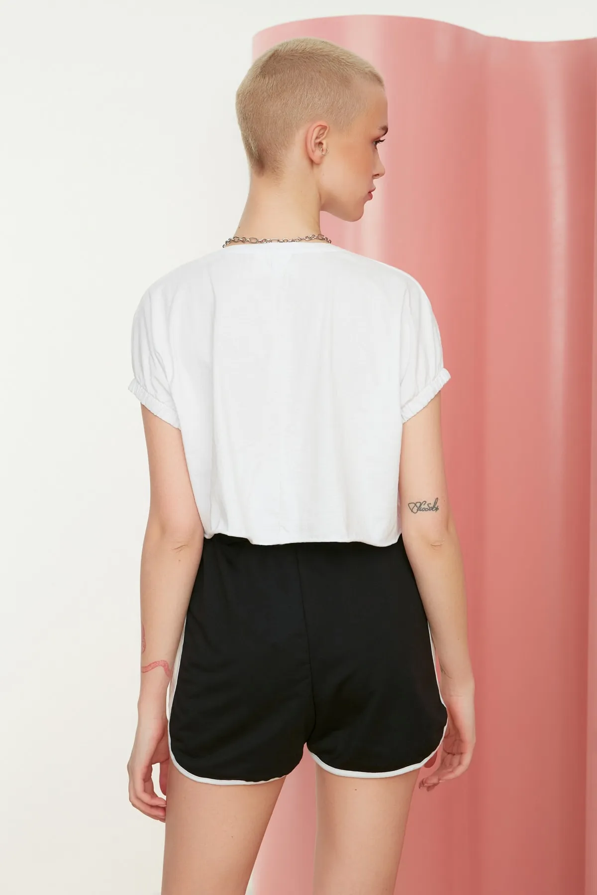 Trendyol Collection  Shorts - Schwarz - Mittlerer Bund