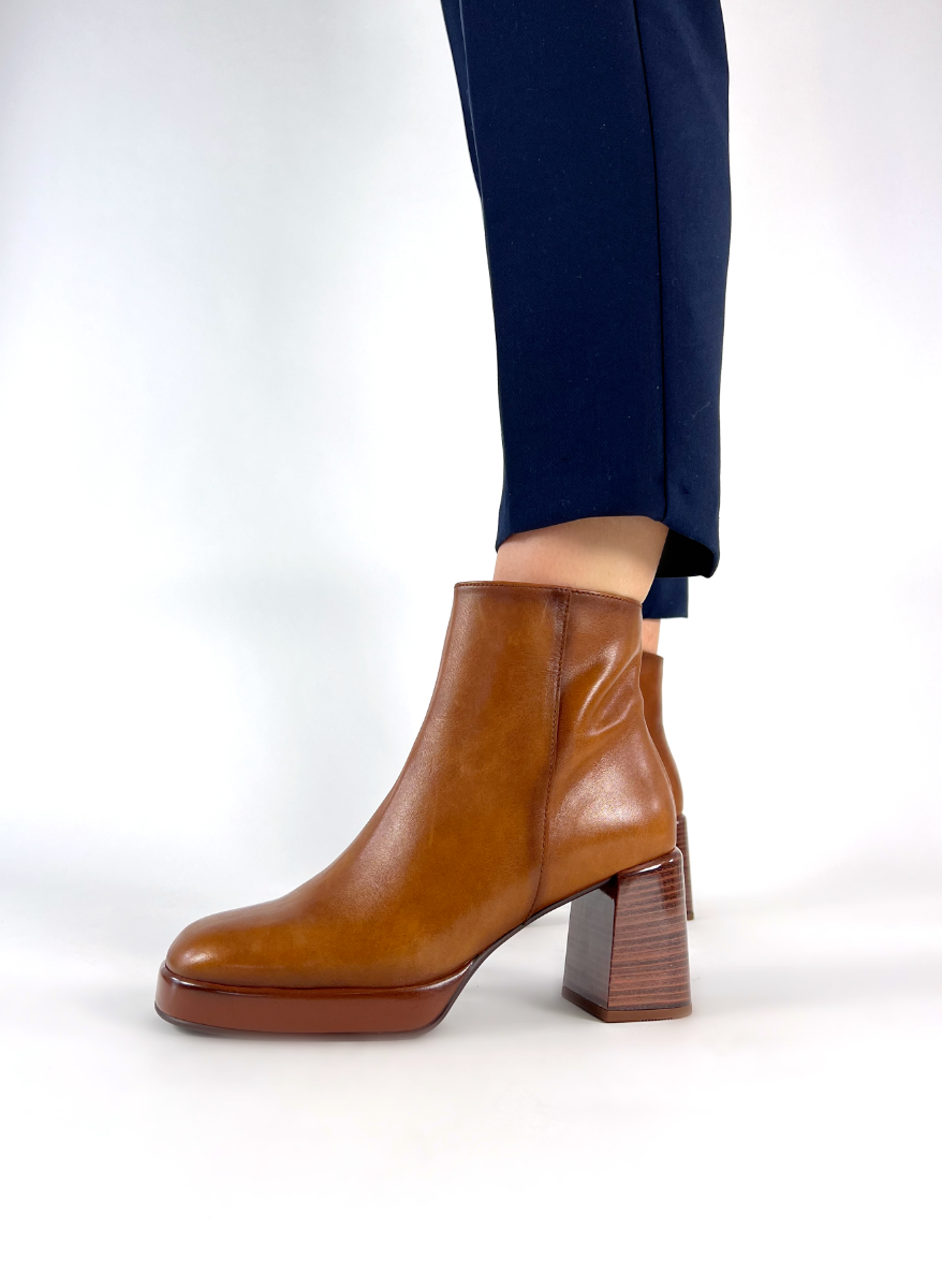 Hispanitas  HI 233031 - Cognac