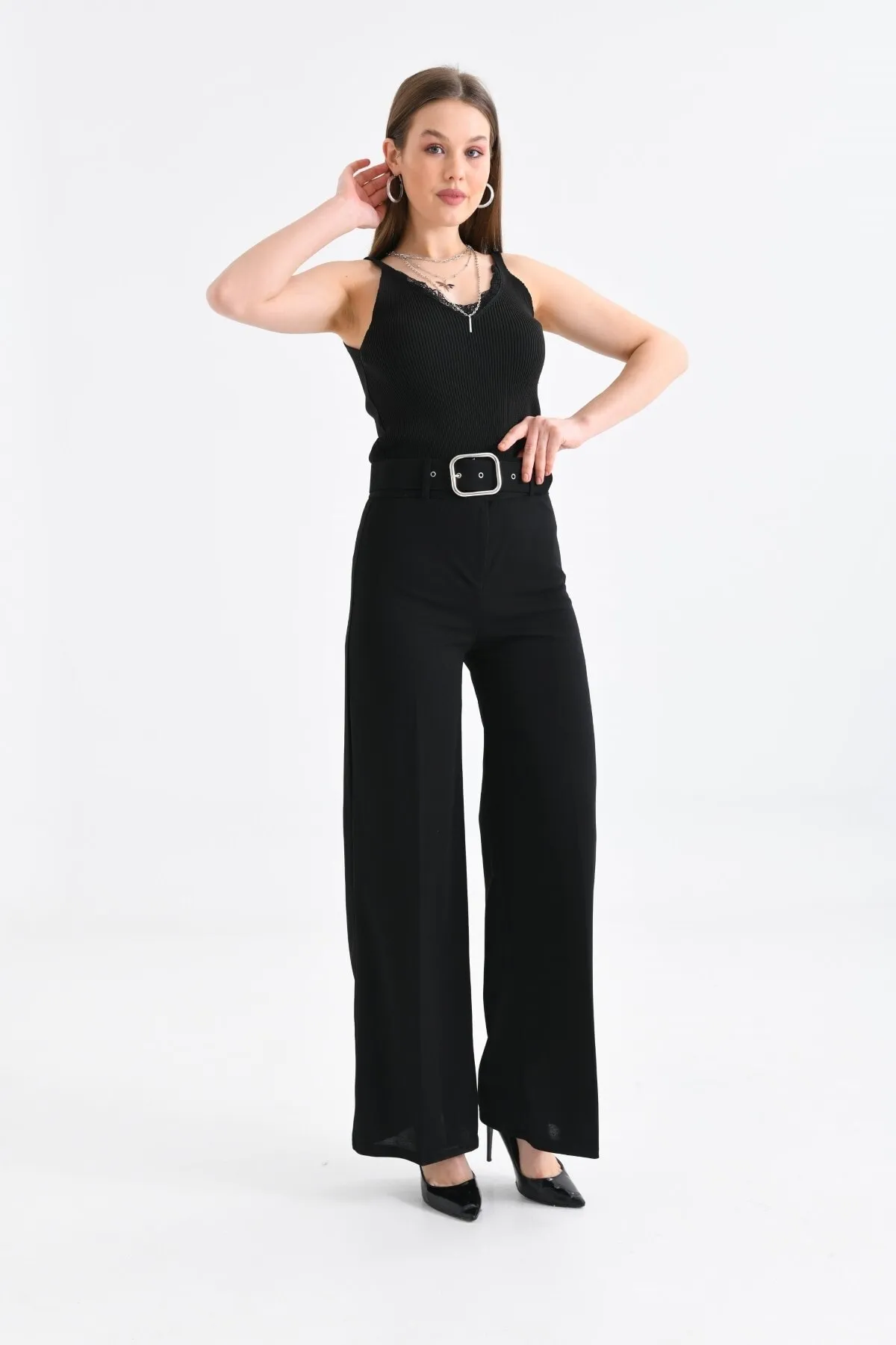 VOLT CLOTHİNG  Damen-Hose aus Stoff mit weitem Beingürtel und detailliertem Stoff