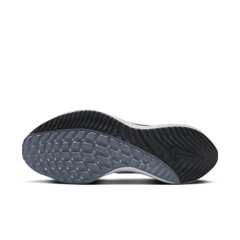 Nike Air Zoom Vomero 16 DA7245-010 / schwarz