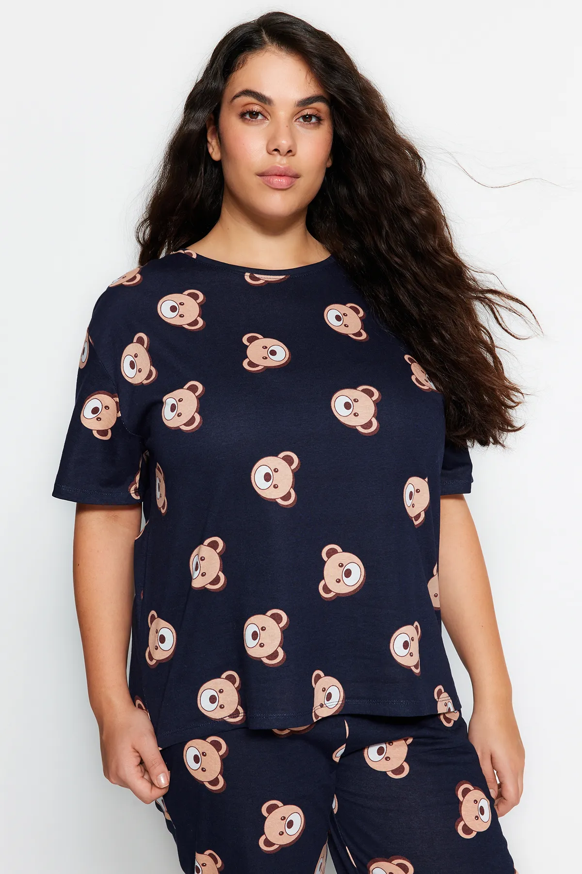 Trendyol Curve  Marineblaues Pyjama-Set aus Strick mit Teddybär-Muster TBBAW23AI00039