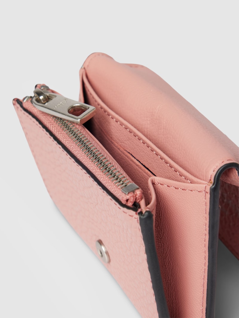 Portemonnaie mit Label-Detail Modell 'AISSA' in rosé