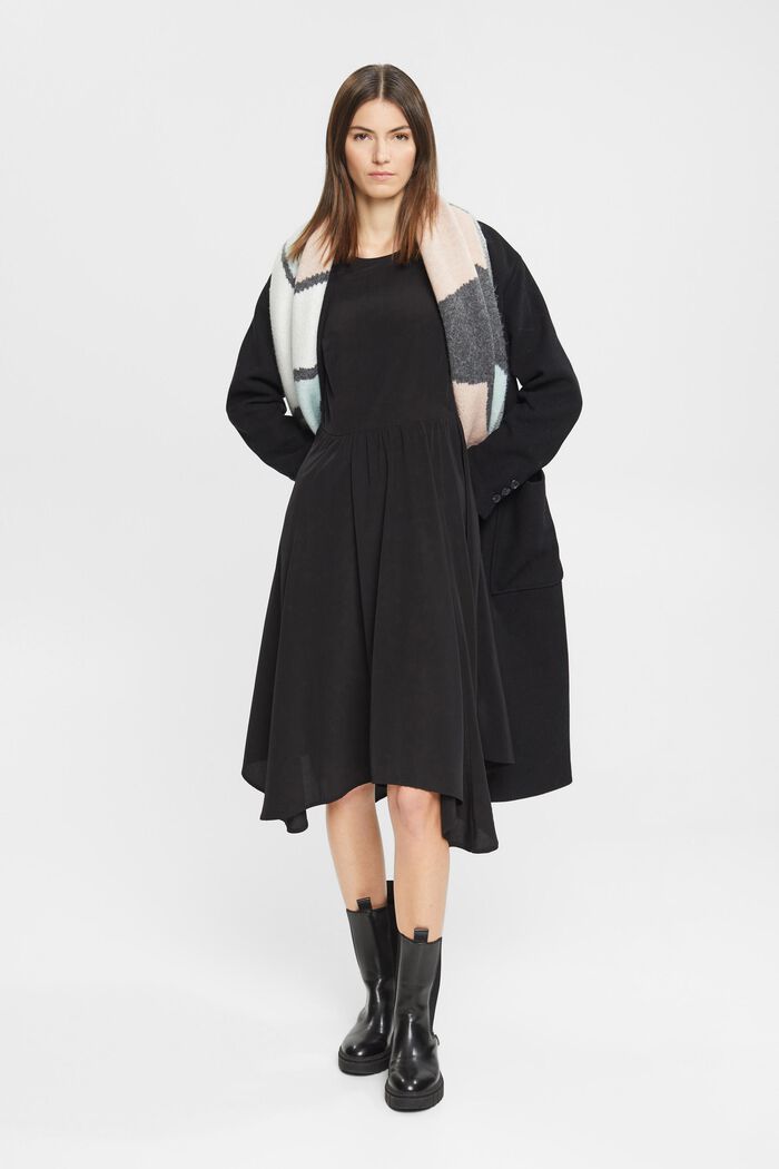 Langarmkleid in Midilänge